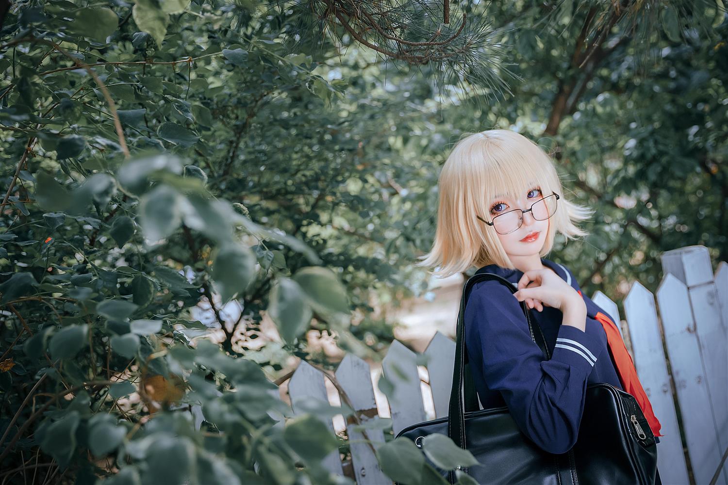 这个泡泡就是逊啦 JK正片 COS贞德 [13P-24MB]