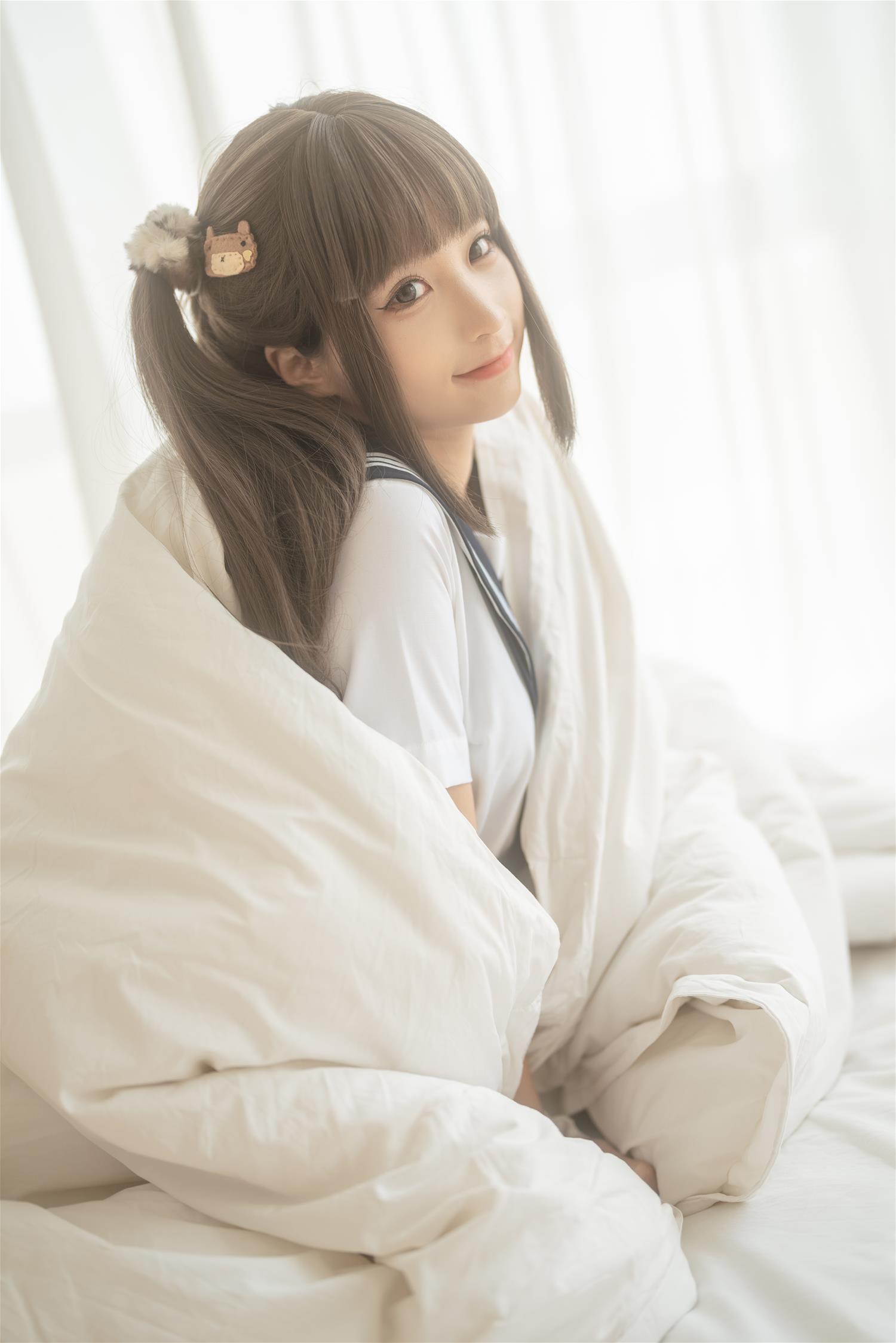 蠢沫沫 被窝JK [15P1V-400MB]