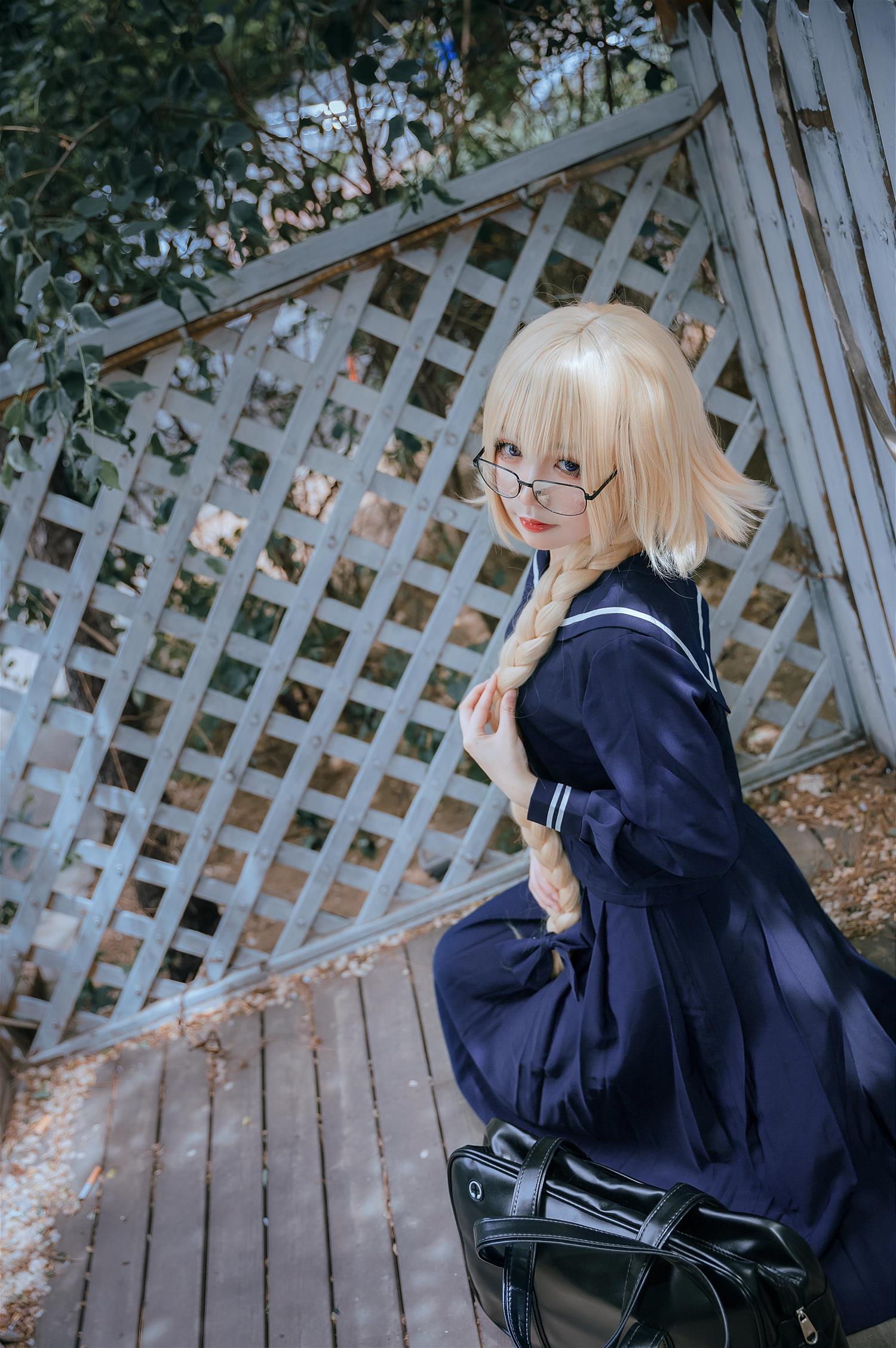 这个泡泡就是逊啦 JK正片 COS贞德 [13P-24MB]