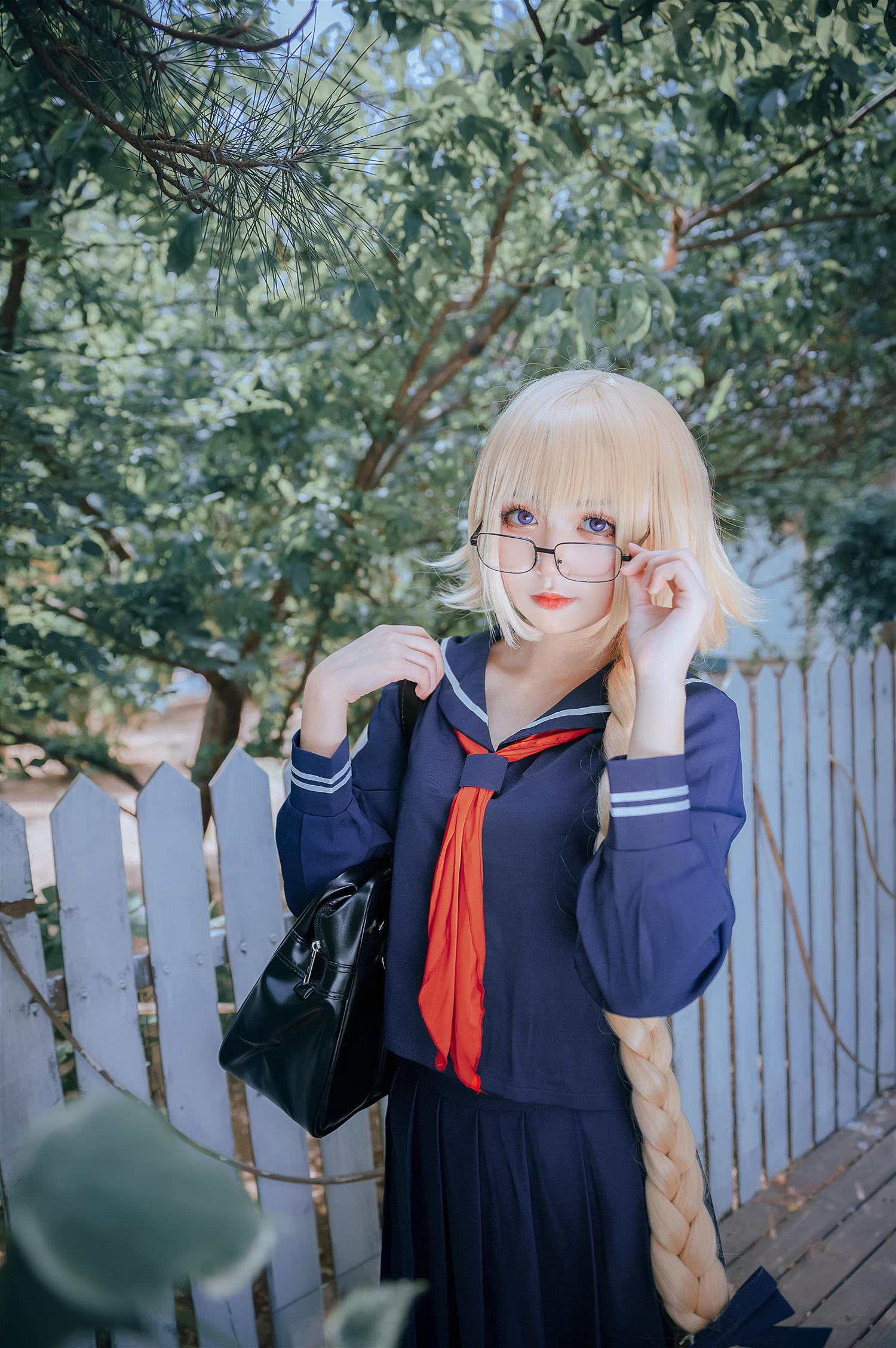 这个泡泡就是逊啦 JK正片 COS贞德 [13P-24MB]