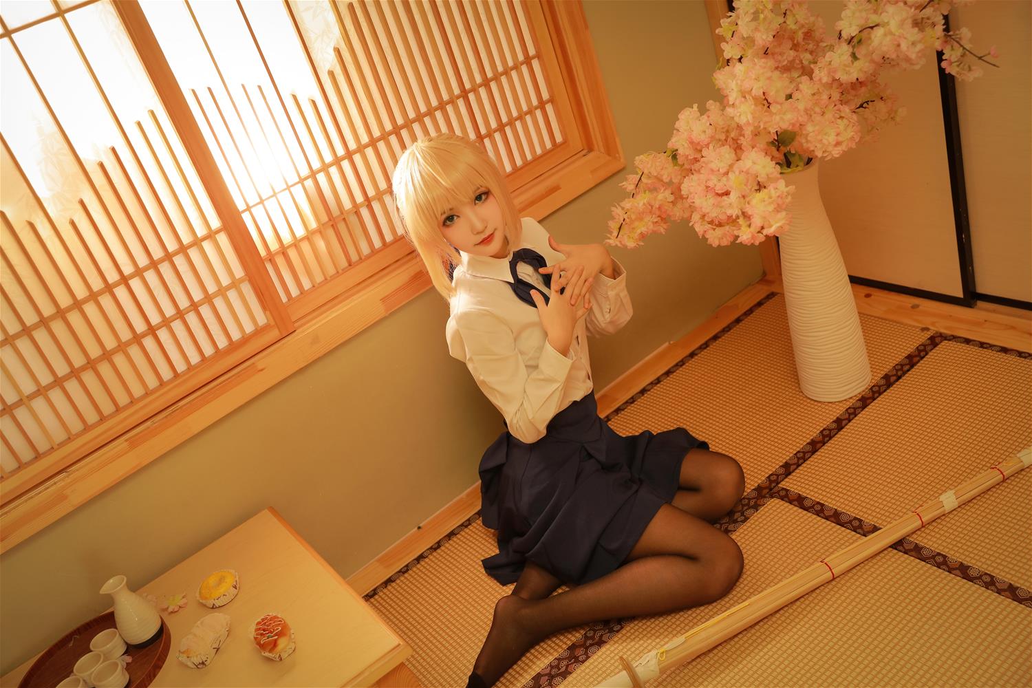 这个泡泡就是逊啦 saber常服 [9P-42MB]