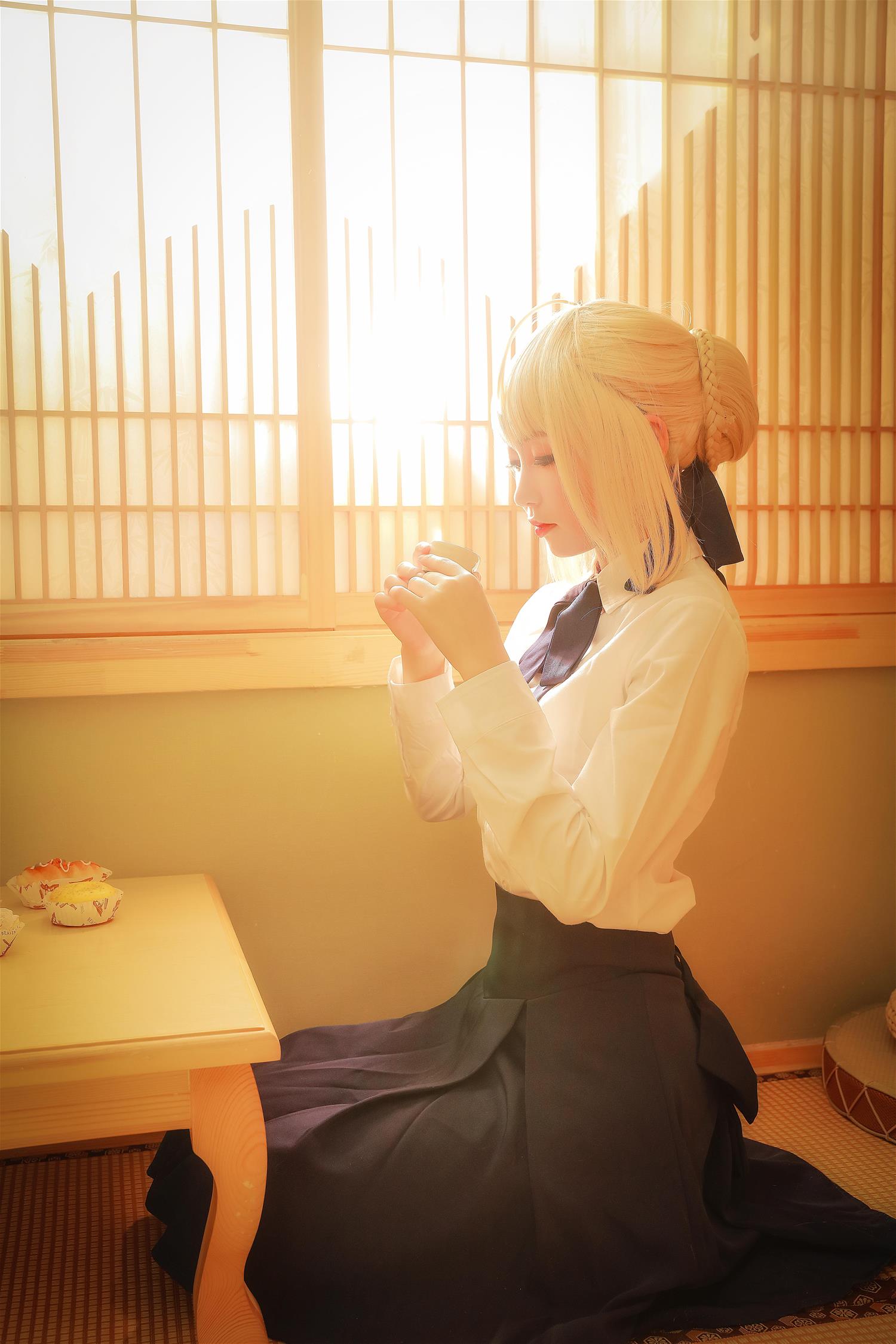 这个泡泡就是逊啦 saber常服 [9P-42MB]