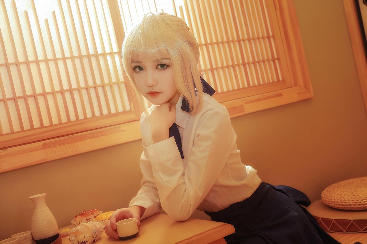 这个泡泡就是逊啦 saber常服 [9P-42MB]