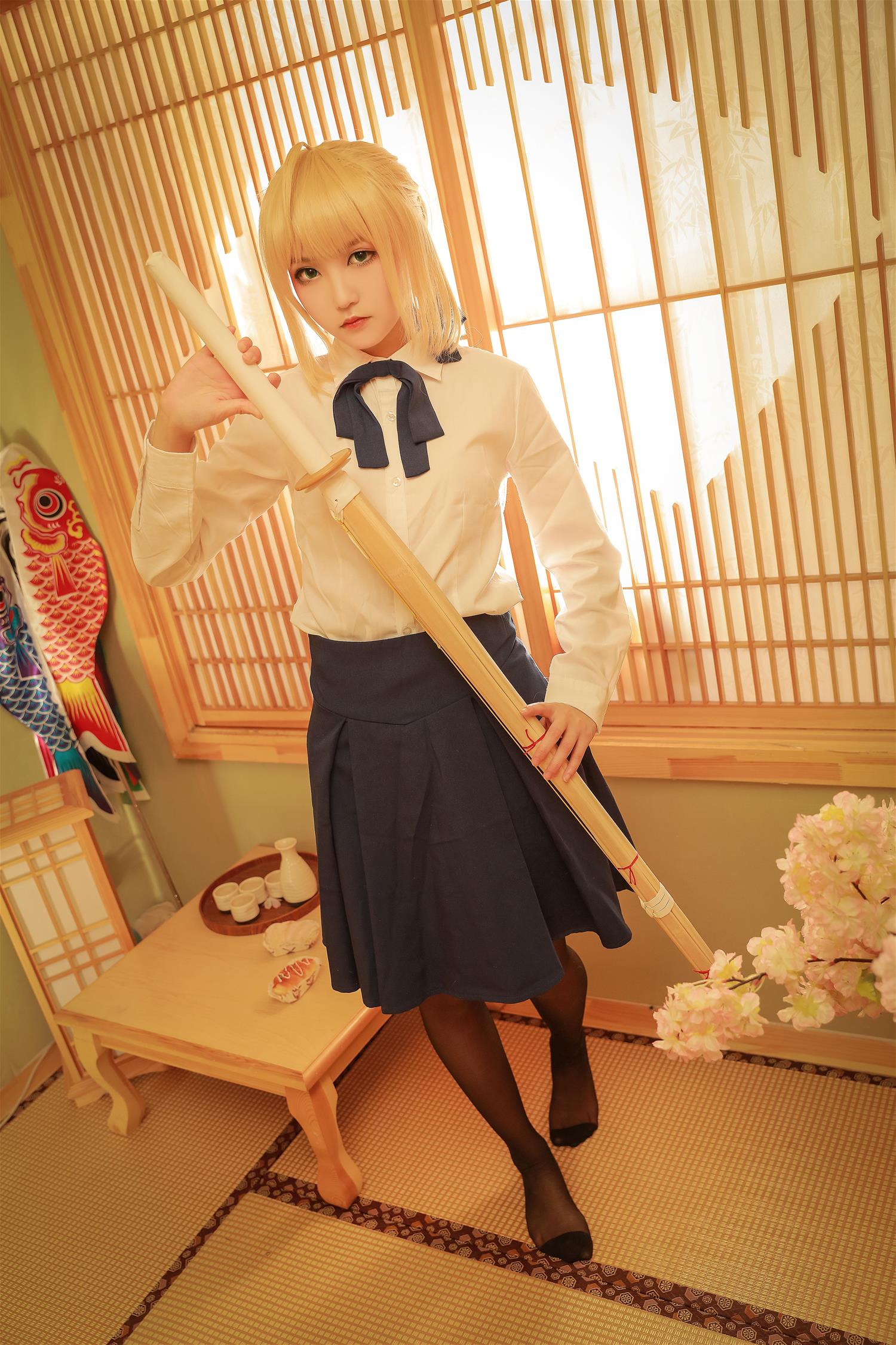 这个泡泡就是逊啦 saber常服 [9P-42MB]