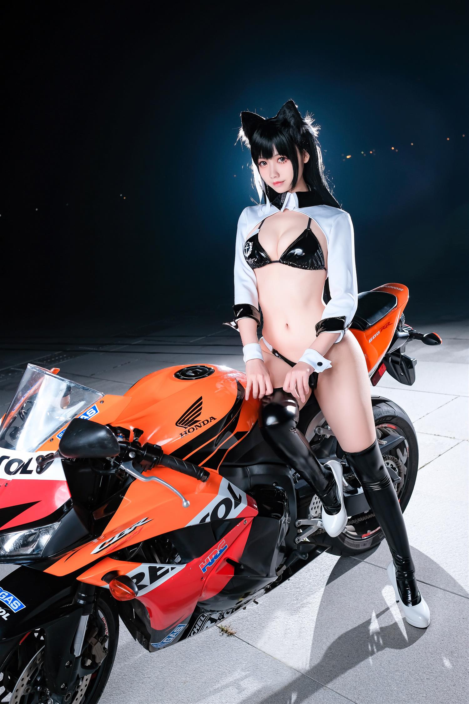 izumi泉桃子 爱宕赛车 [24P-498MB]