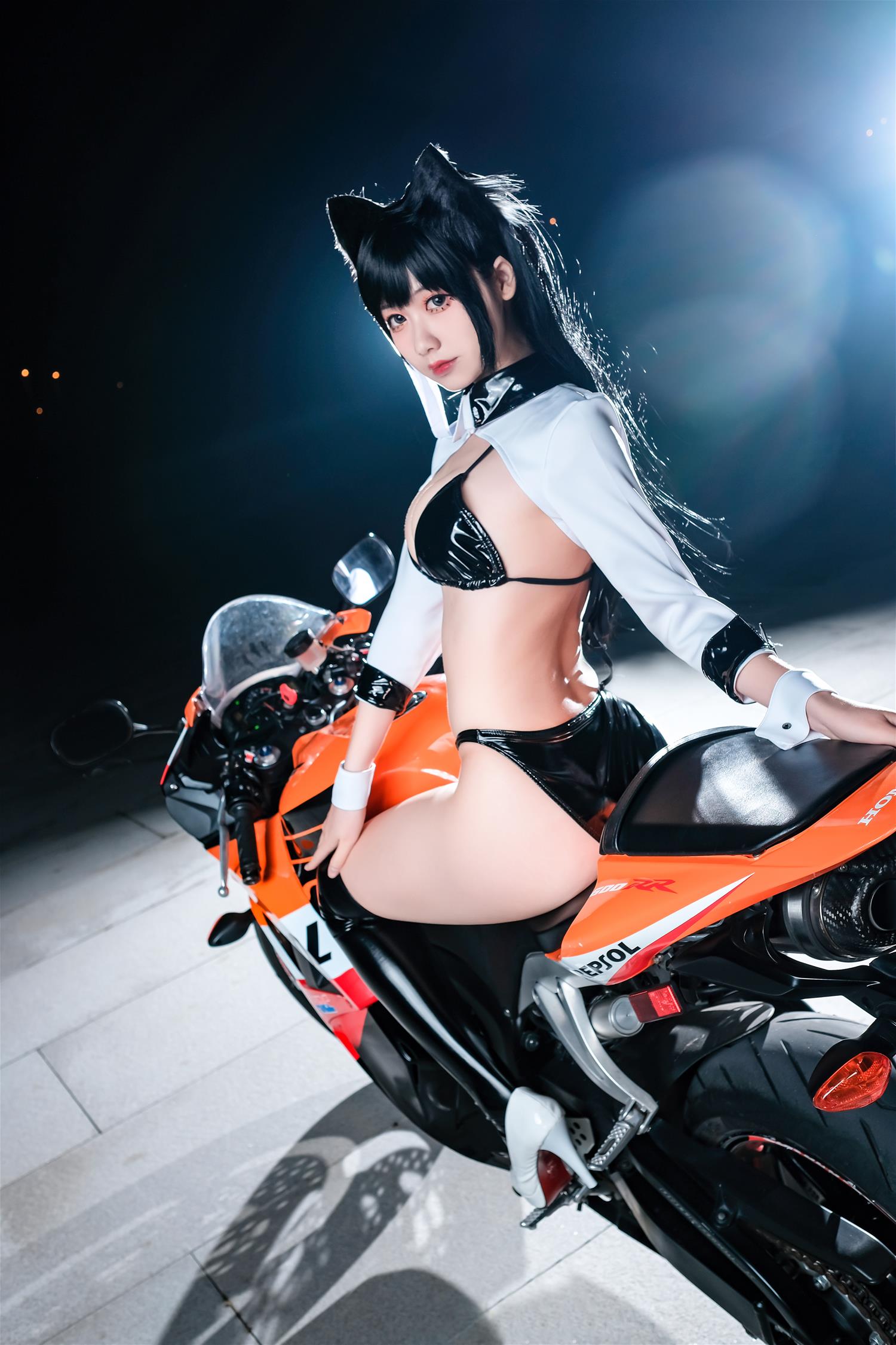 izumi泉桃子 爱宕赛车 [24P-498MB]