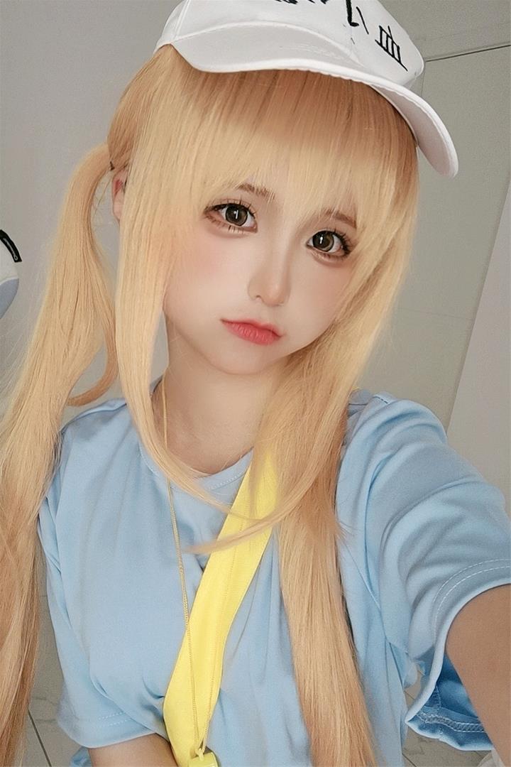 蠢沫沫 血小板+黄漫老师+洛天依+间谍过家家 自拍 [28P-14MB]