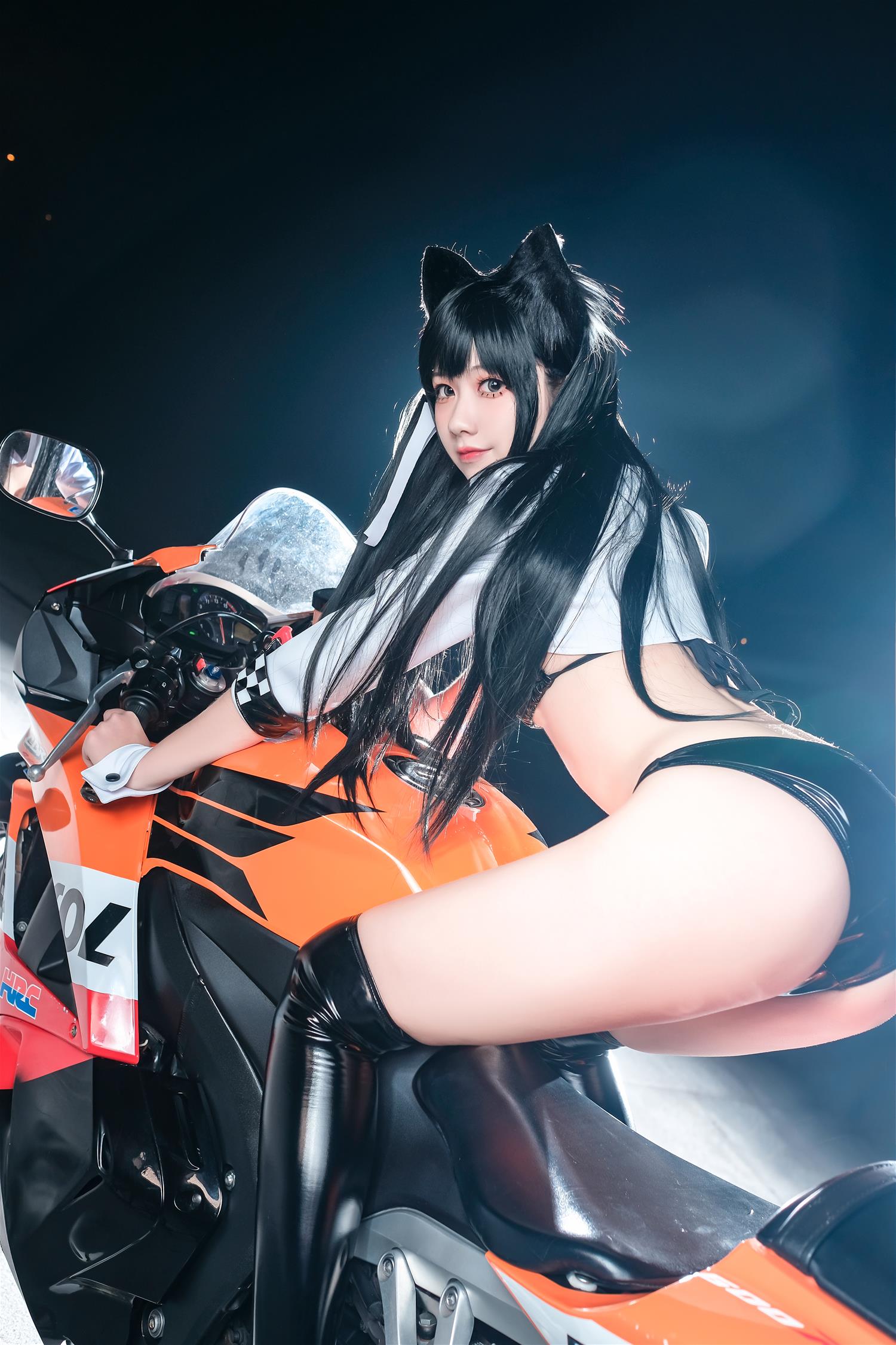 izumi泉桃子 爱宕赛车 [24P-498MB]