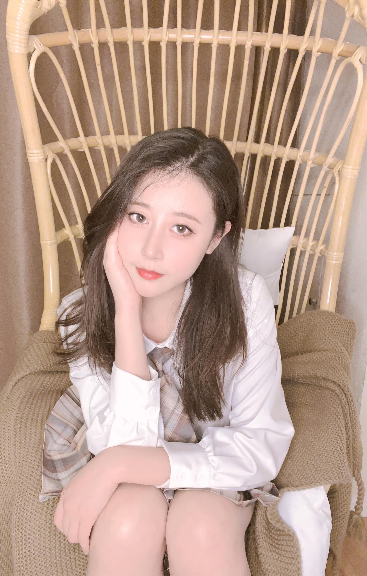 奈汐酱nice 34号自拍本 JK [53P3V-970MB]