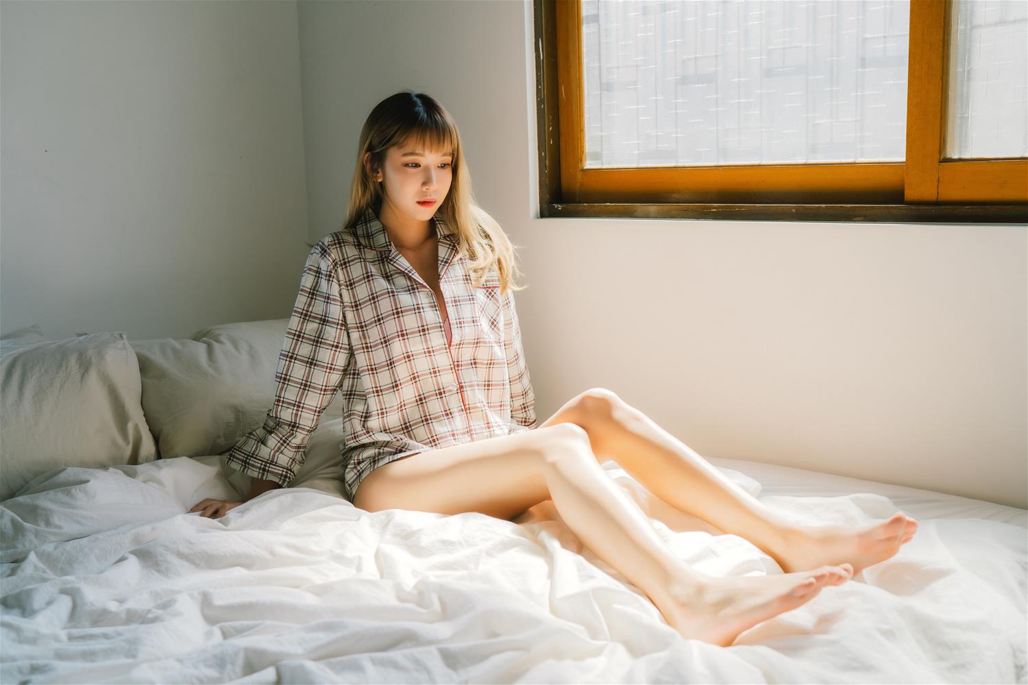 Ahrin Moon Night Snap Guerinnarae Hotel Vol.2 [81P-1.43GB]