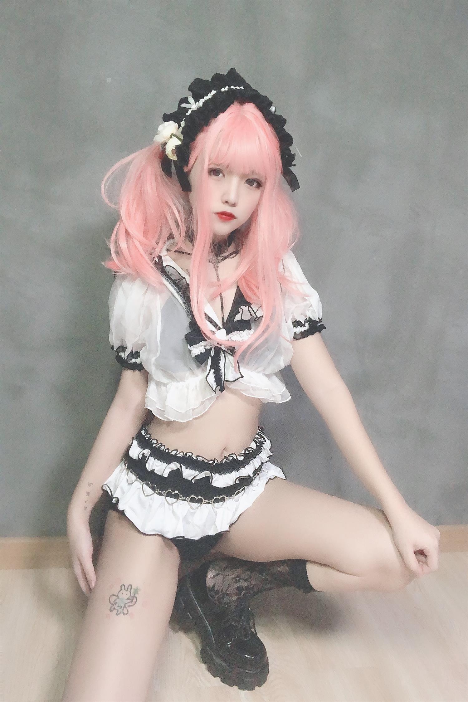 安妮 黑白泳衣 [40P2V-317MB]