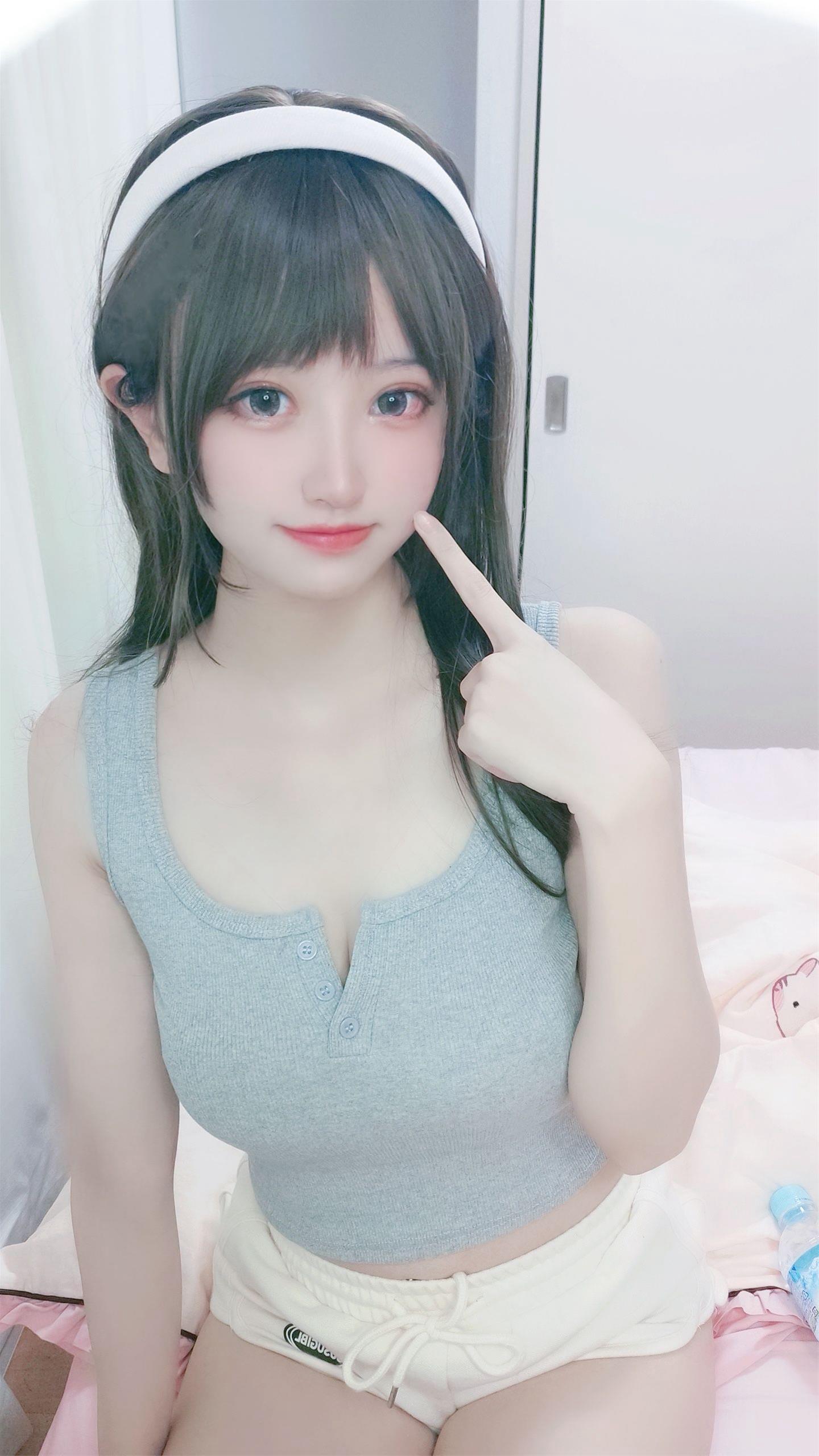 千阳 部屋着 常服 [12P-13MB]