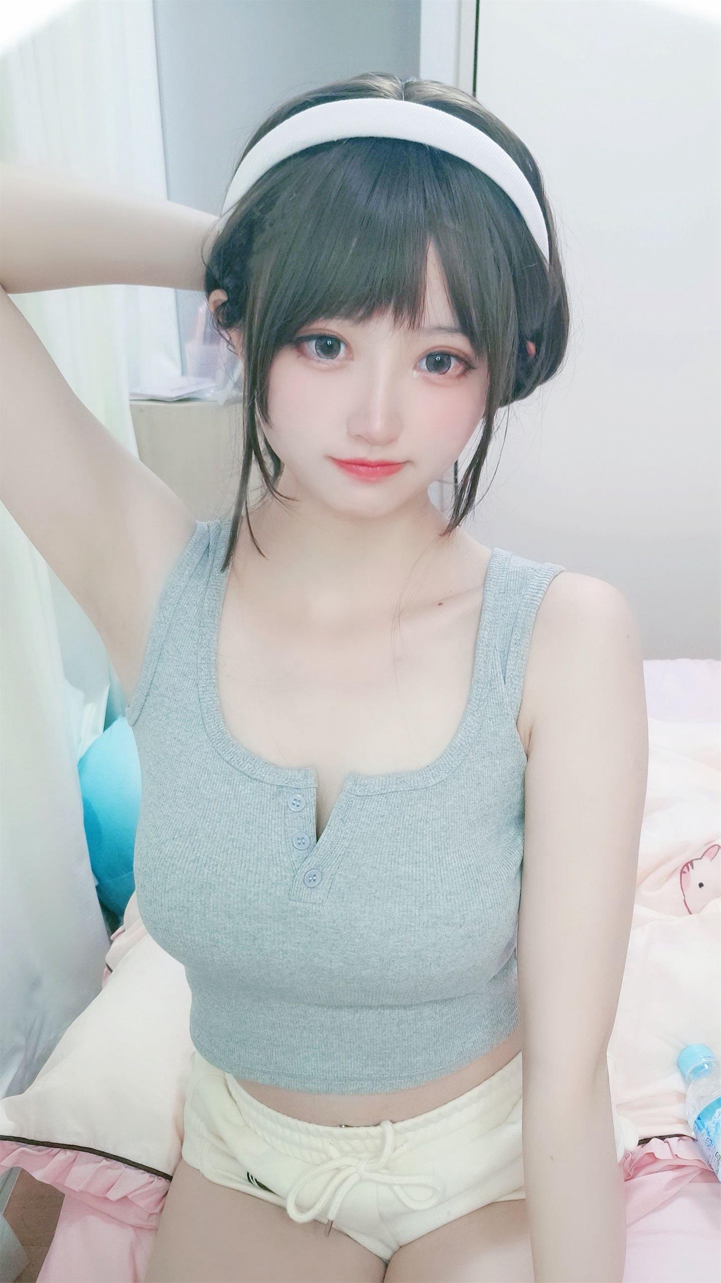 千阳 部屋着 常服 [12P-13MB]