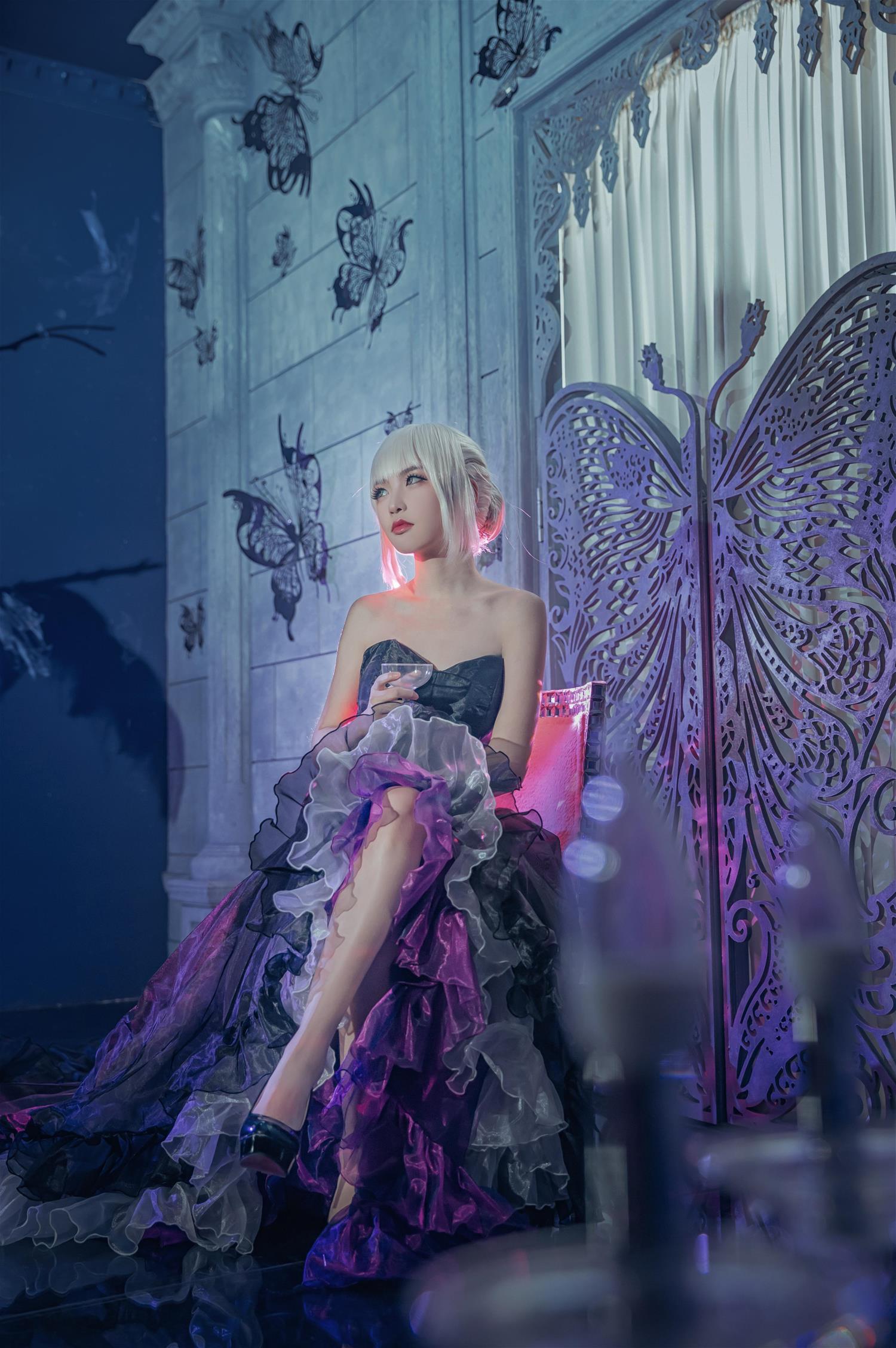 这个泡泡就是逊啦 吾王_COS_阿尔托莉雅 [14P-20MB]