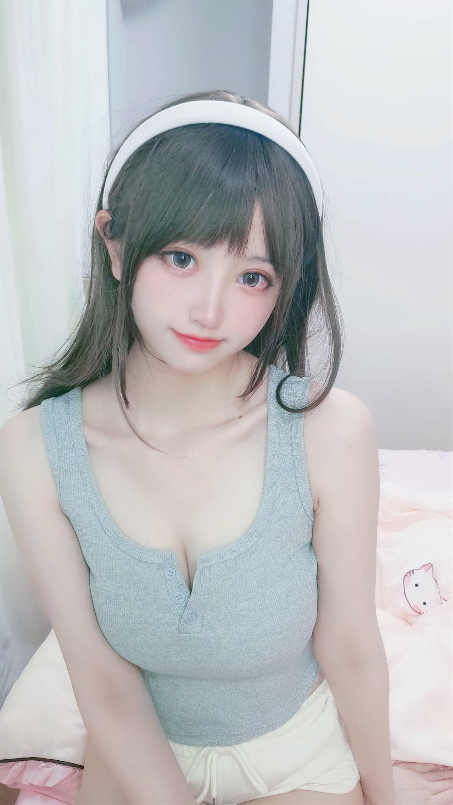 千阳 部屋着 常服 [12P-13MB]