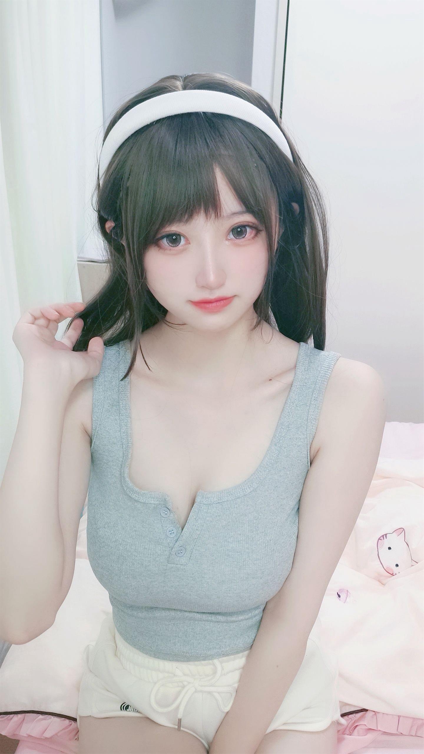 千阳 部屋着 常服 [12P-13MB]