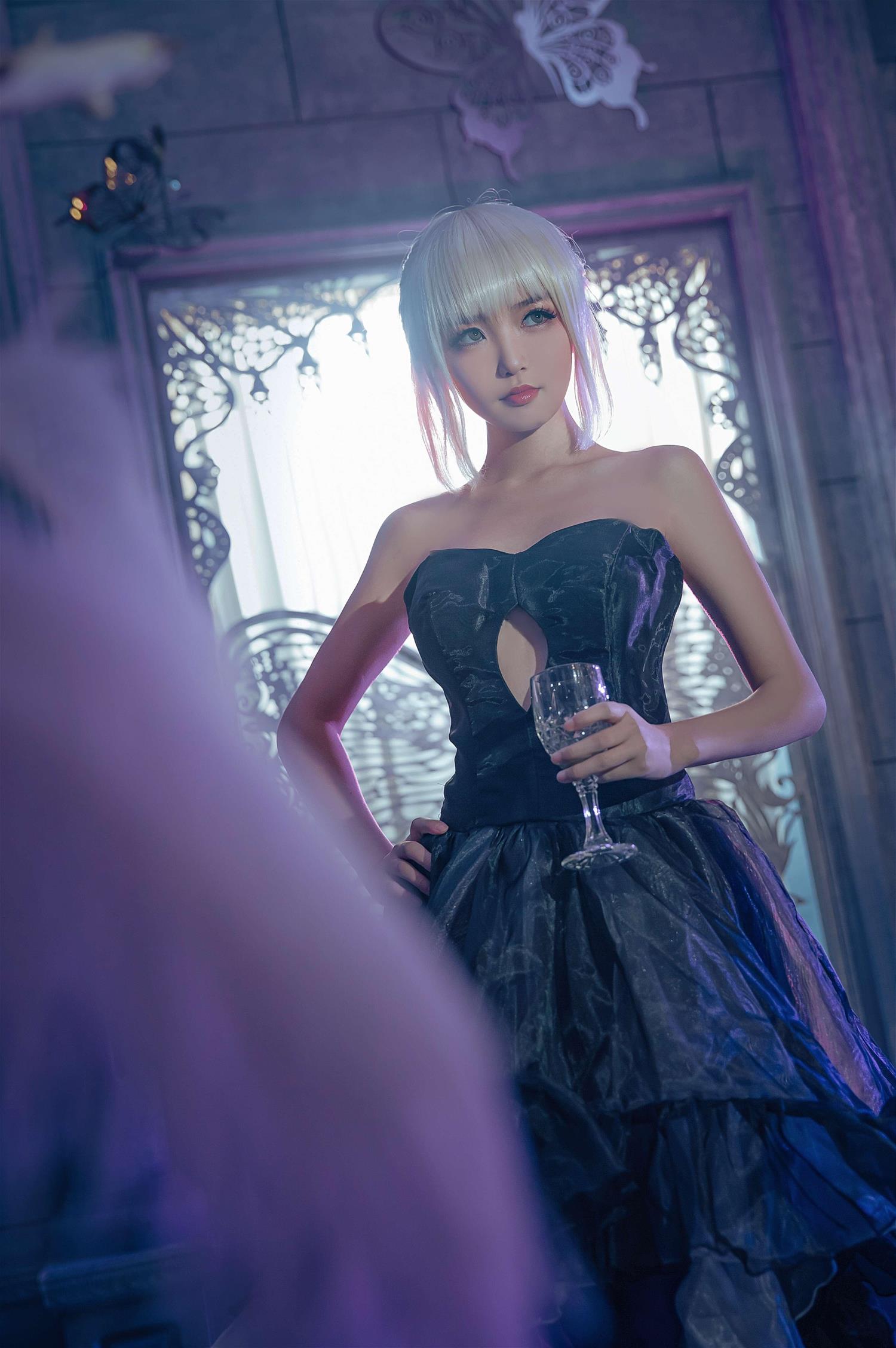 这个泡泡就是逊啦 吾王_COS_阿尔托莉雅 [14P-20MB]