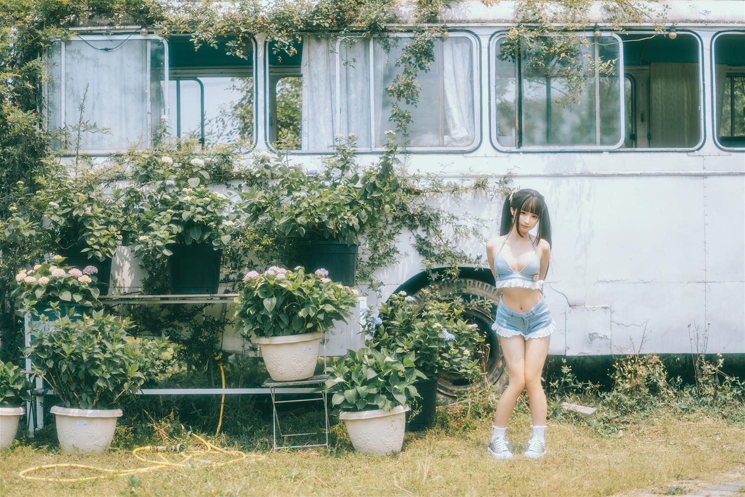 蠢沫沫 大巴房车 [130P-1.28GB]