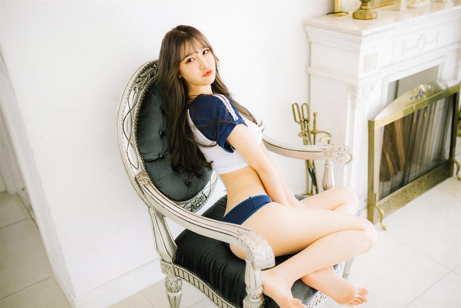 Ahrin Moon Night Snap The present [100P-321MB]