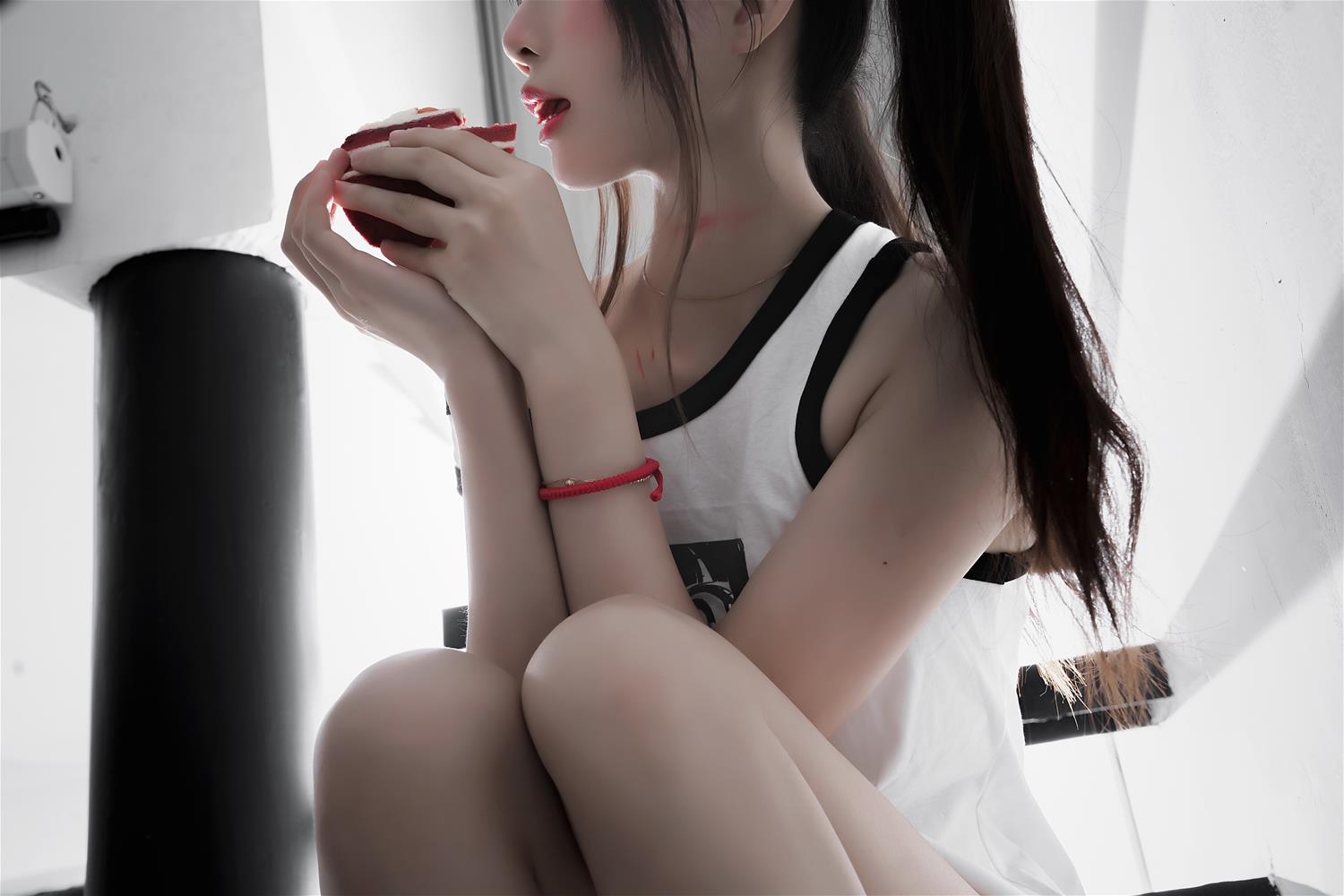 桜桃喵 狼来了 [175P-3.50GB]