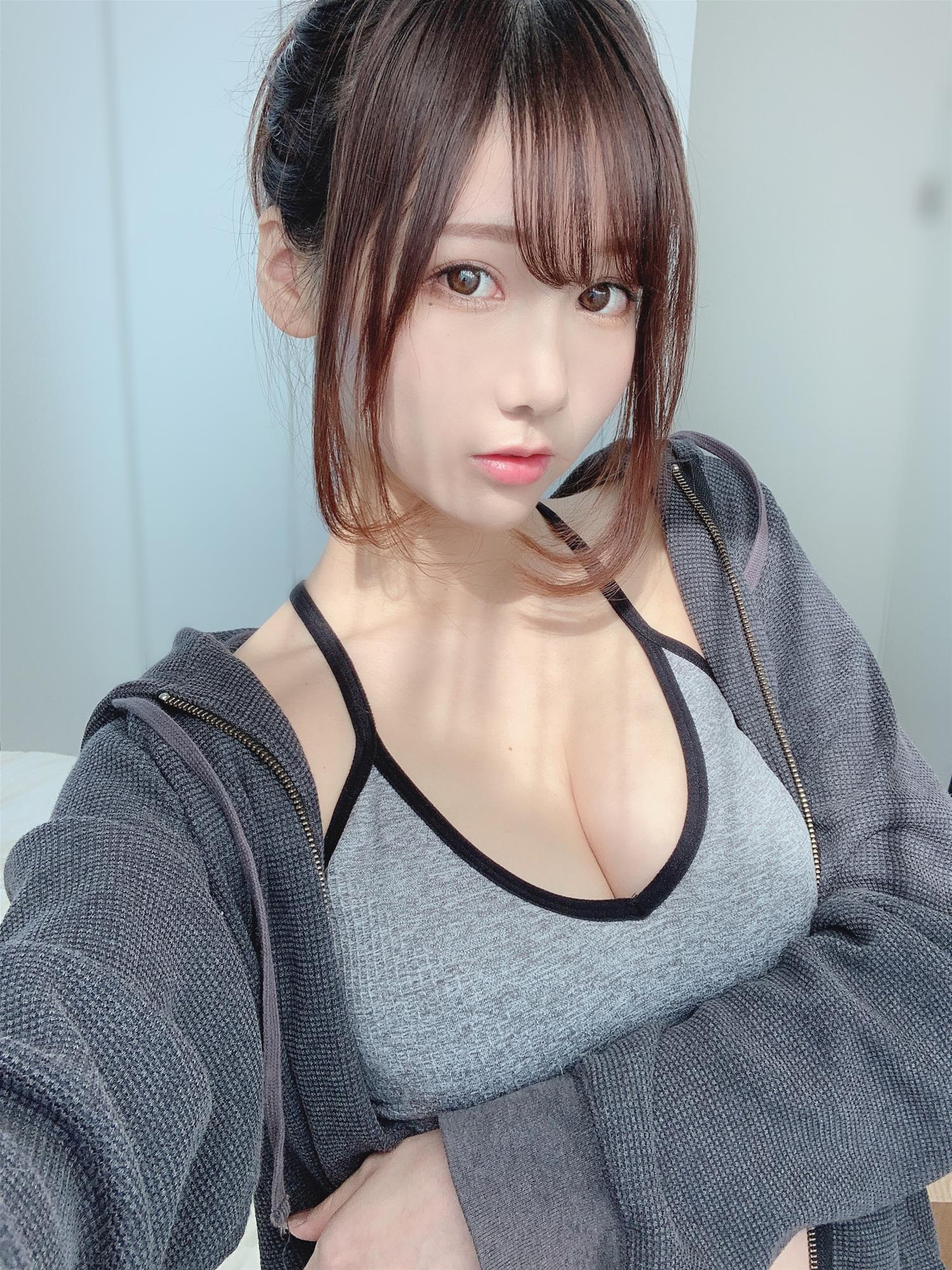 けん研 (けんけん)  fantia 2020.05 [110P2V-202MB]