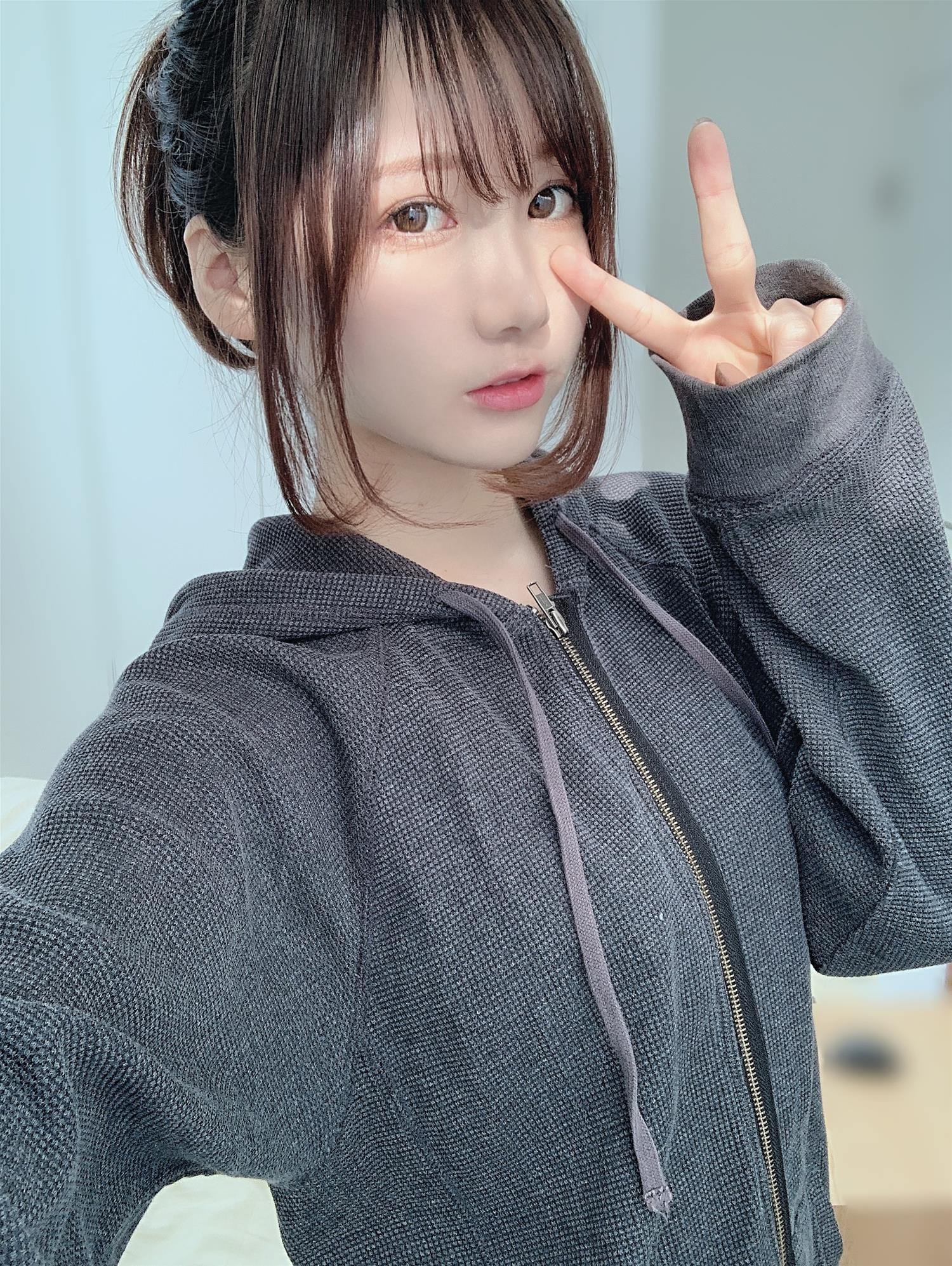 けん研 (けんけん)  fantia 2020.05 [110P2V-202MB]