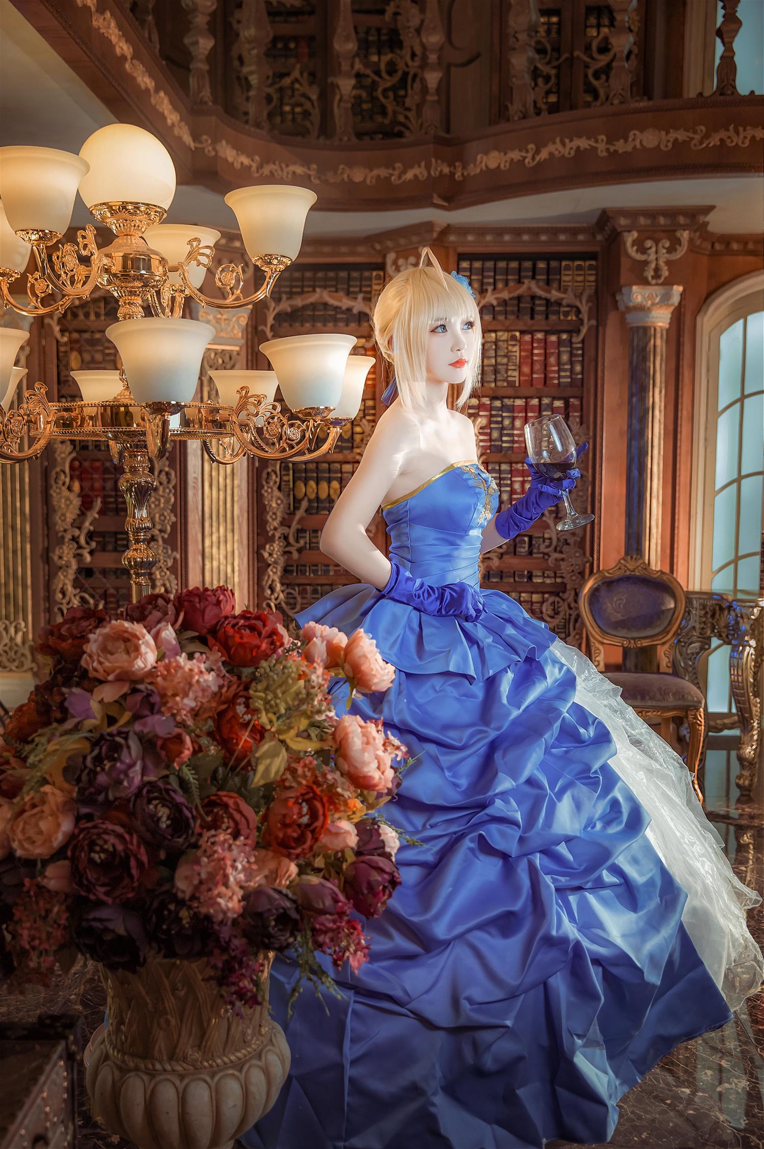 这个泡泡就是逊啦 阿尔托莉雅 十周年礼服 [17P-32MB]