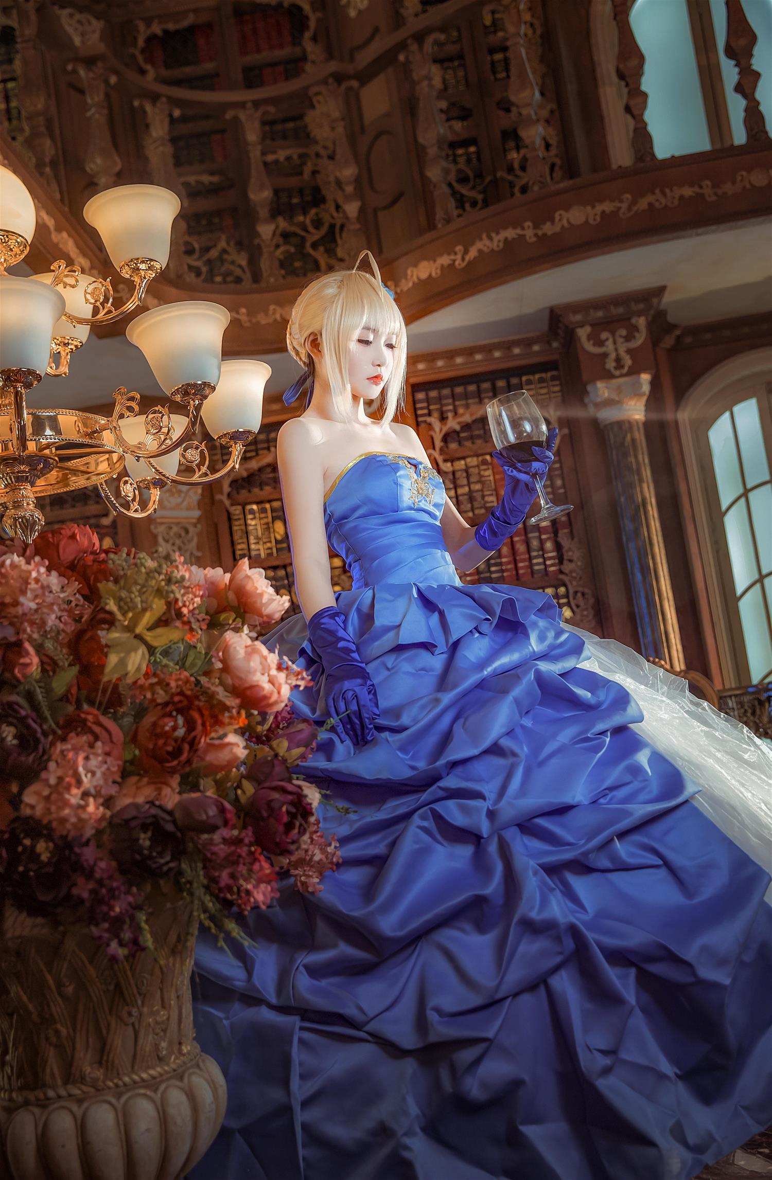 这个泡泡就是逊啦 阿尔托莉雅 十周年礼服 [17P-32MB]