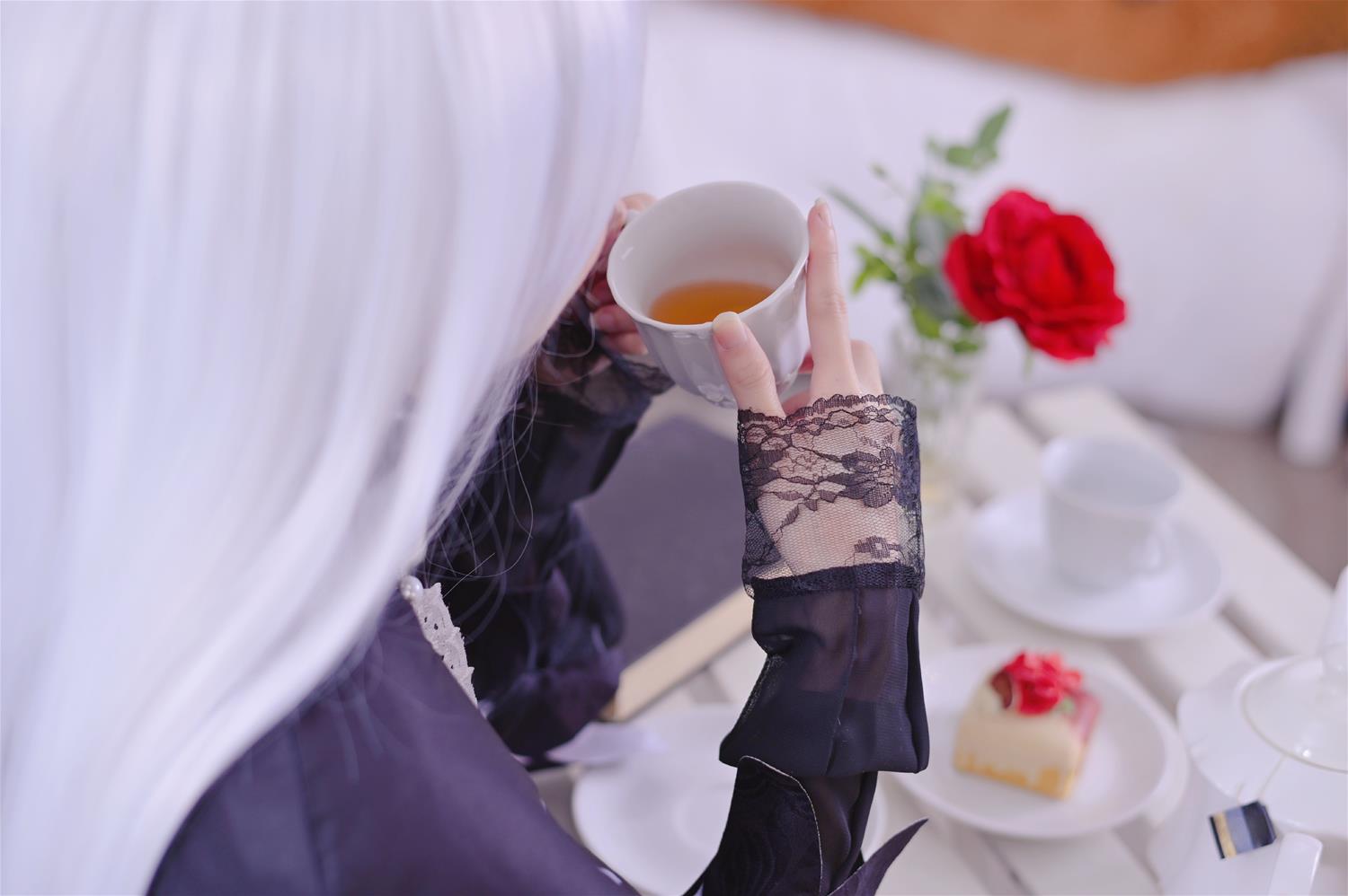 Sally Dorasnow Echidna [76P-195MB]