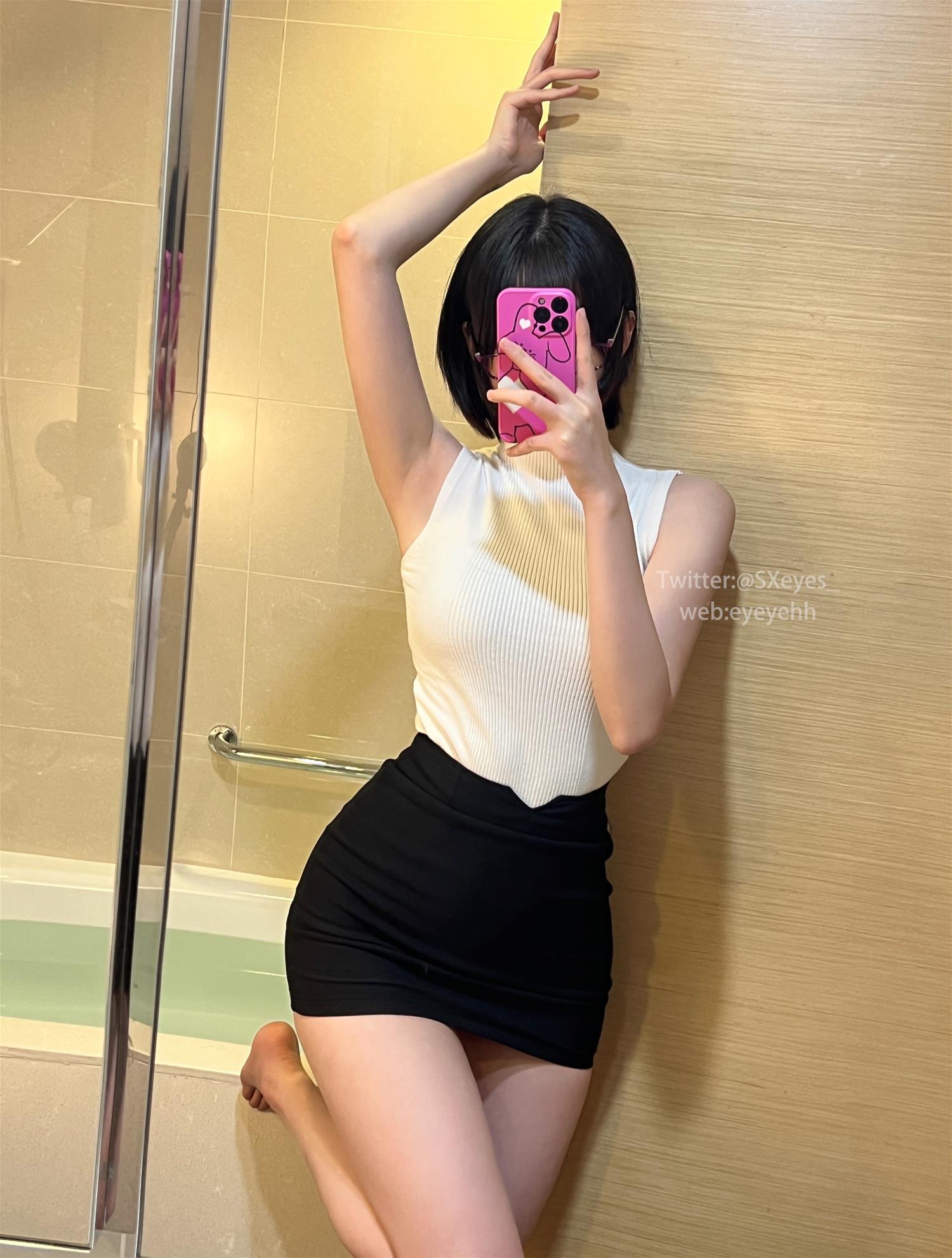 眼酱大魔王w Vol.33 风吕に入る [26P1V-129MB]