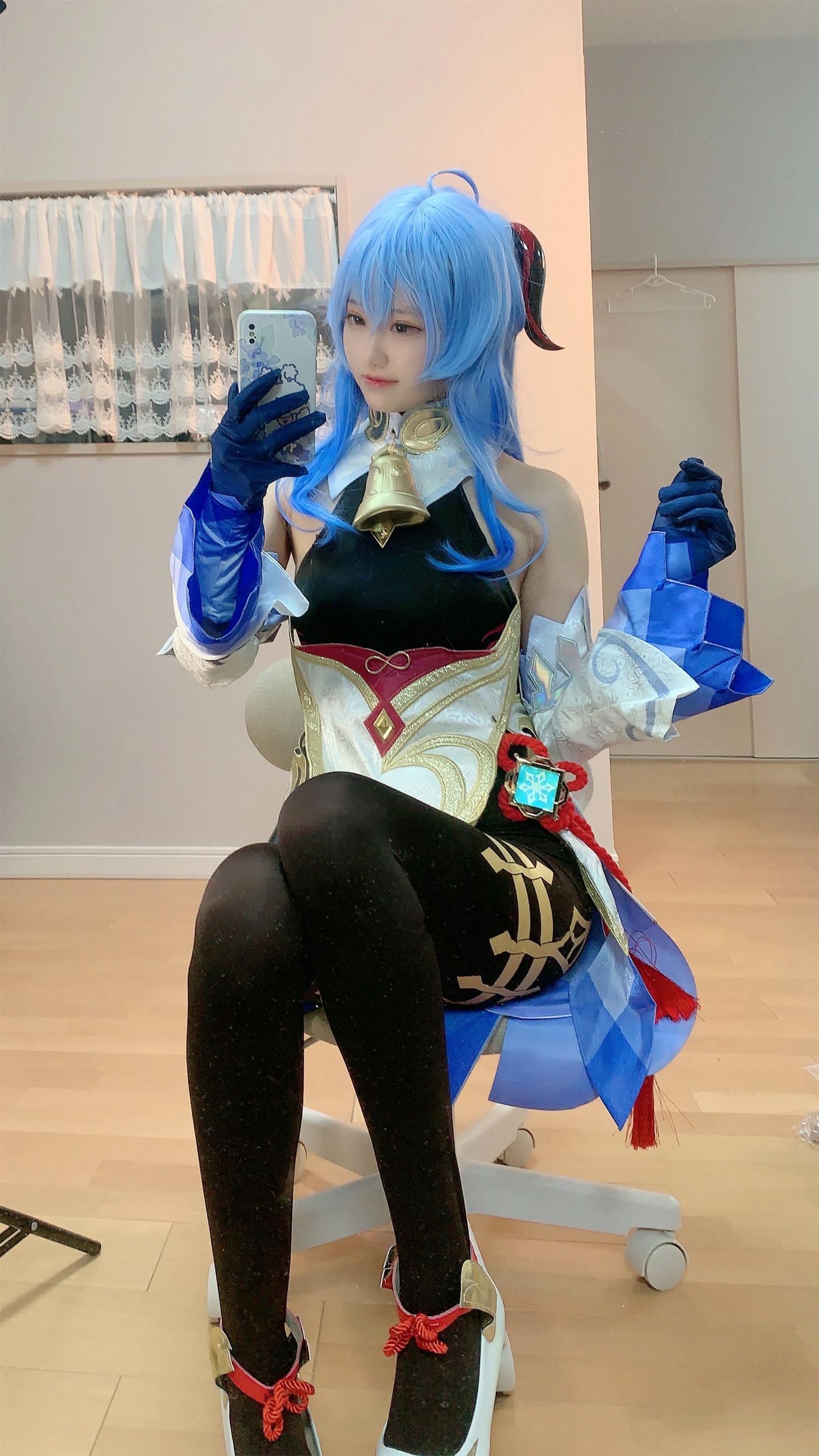 千阳 甘雨对镜拍 [13P-38MB]