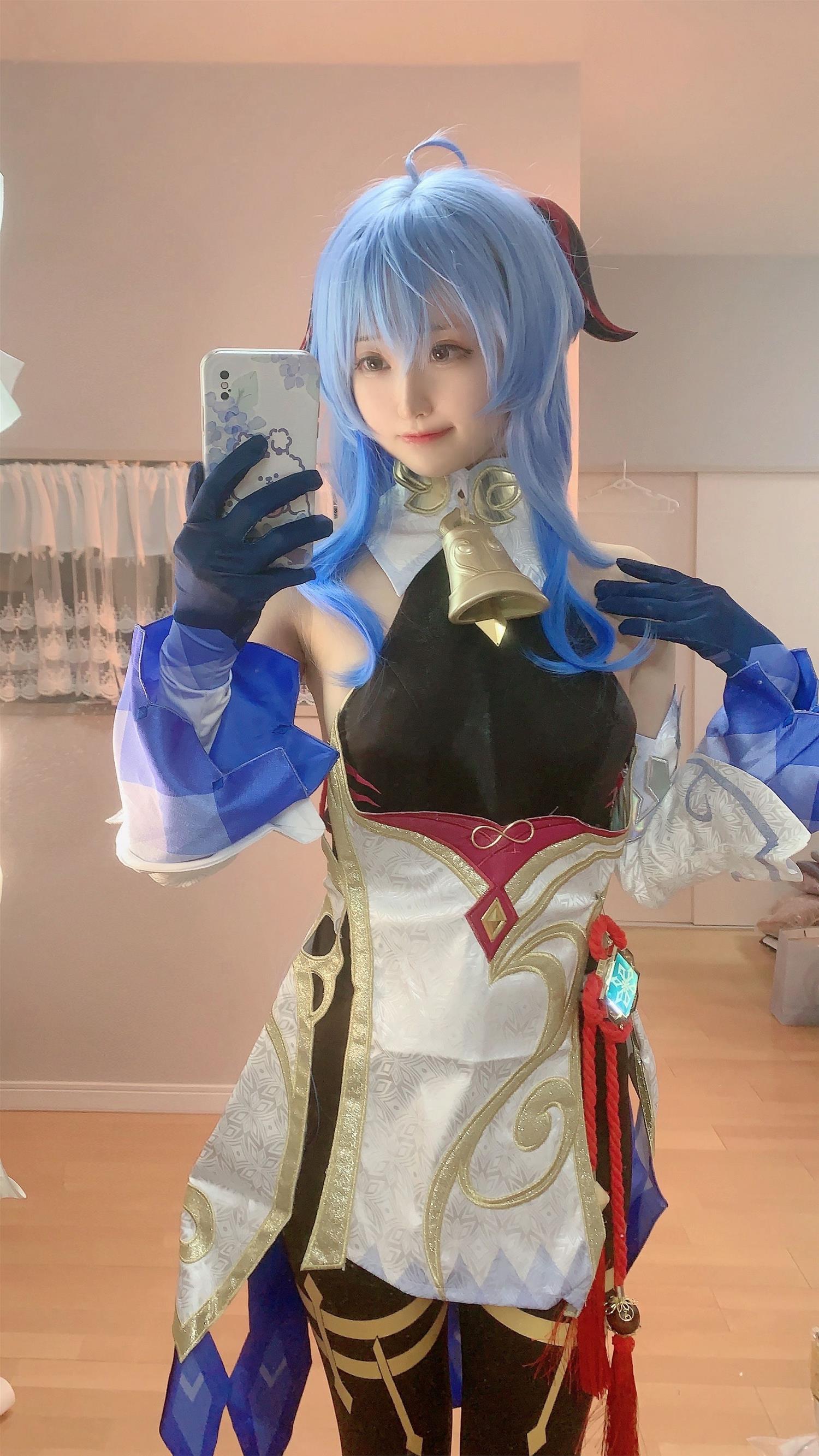 千阳 甘雨对镜拍 [13P-38MB]