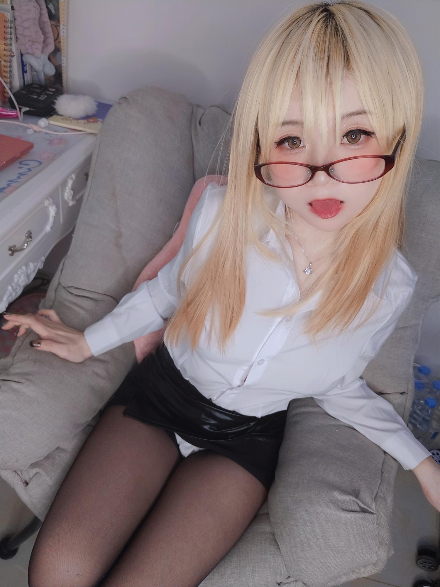 摇摇乐yoyo 在宅勤務の一日 [93P-263MB]