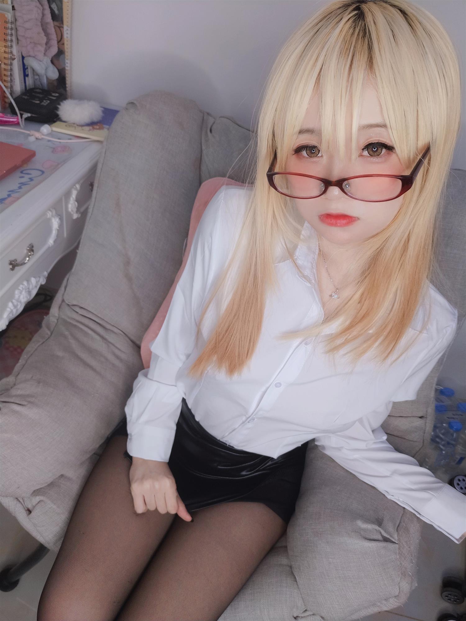 摇摇乐yoyo 在宅勤務の一日 [93P-263MB]