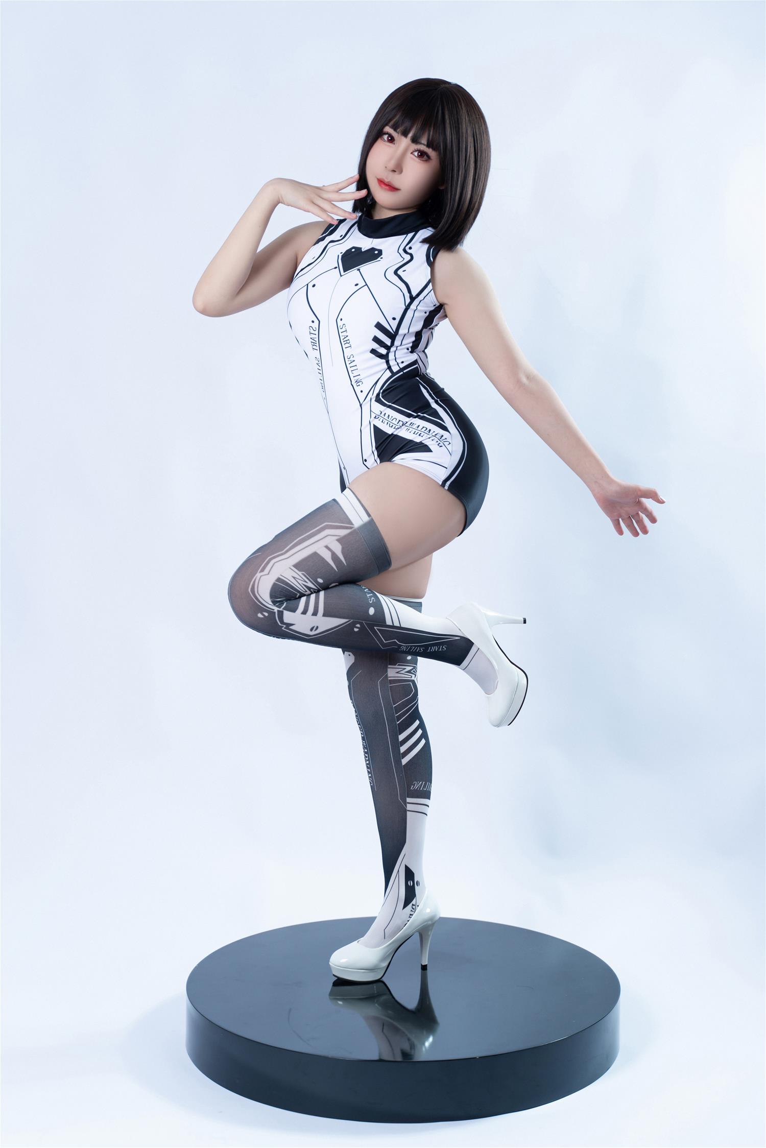 虎森森 战损死库水 [30P-267MB]