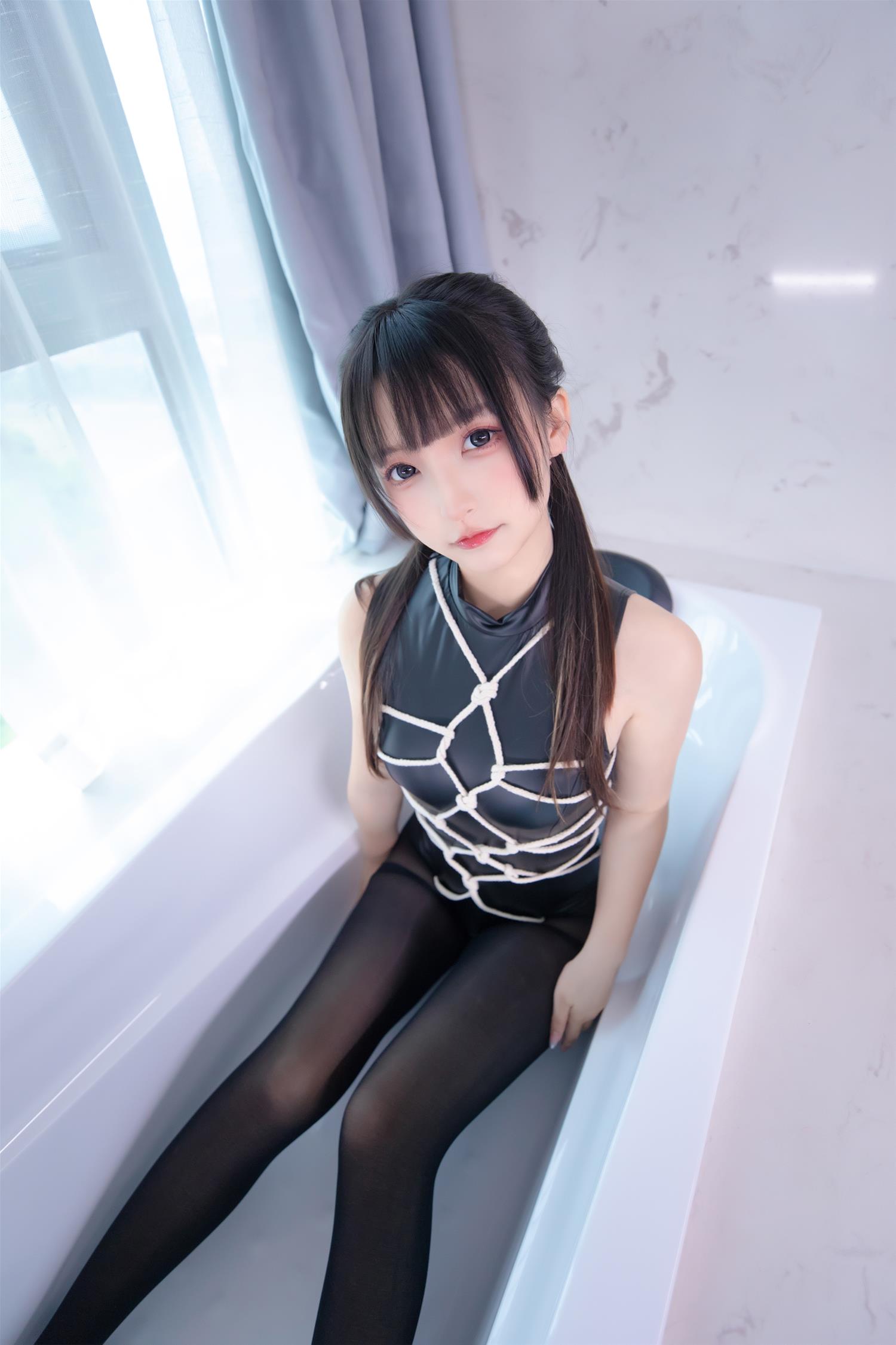 神楽坂真冬 VOL.098 夏日戏水 [75P-204MB]