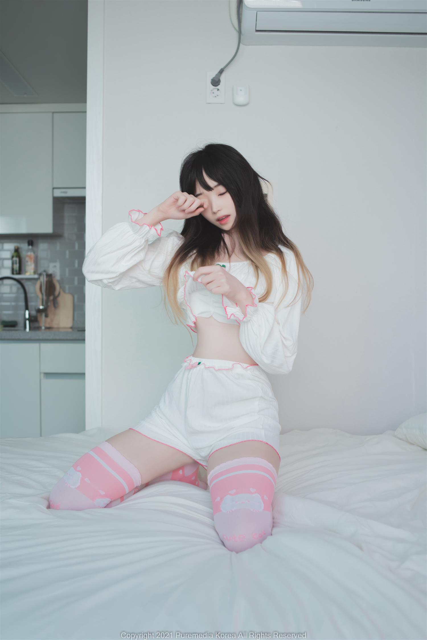 BamBi Pure Media Vol.164 [92P-483MB]