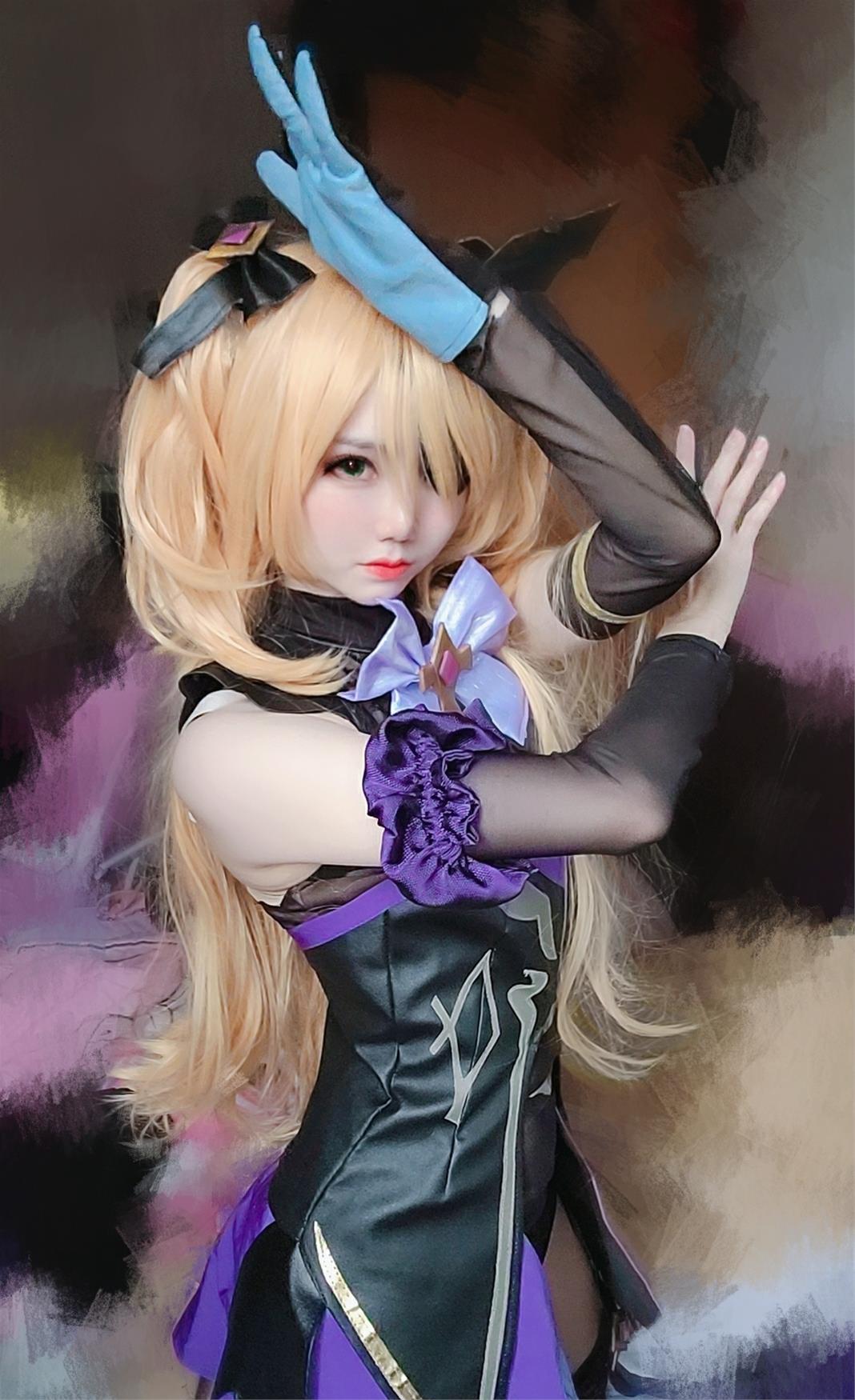 Sally Dorasnow Fischl Selfie [15P-19MB]