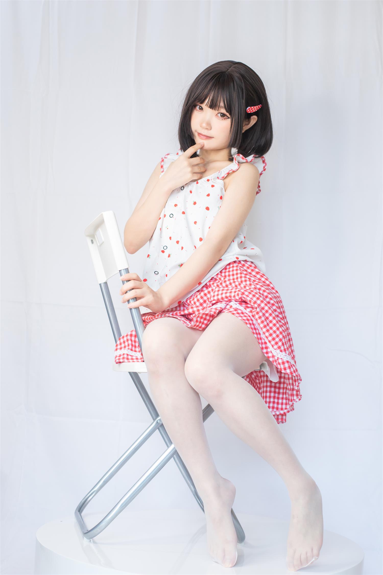 神沢永莉 粉色格子裙 [19P-163MB]