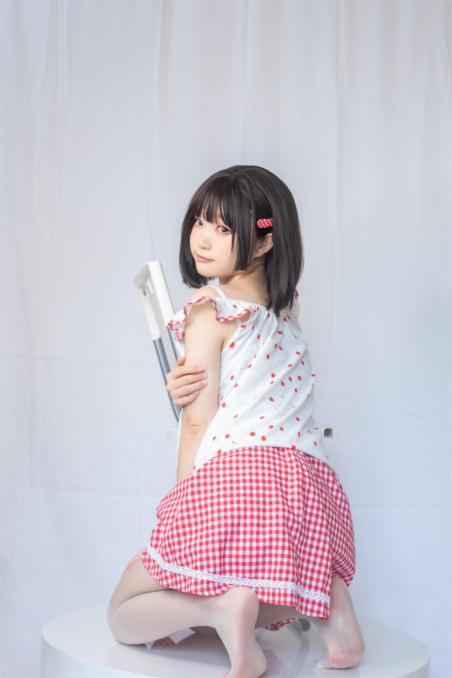 神沢永莉 粉色格子裙 [19P-163MB]