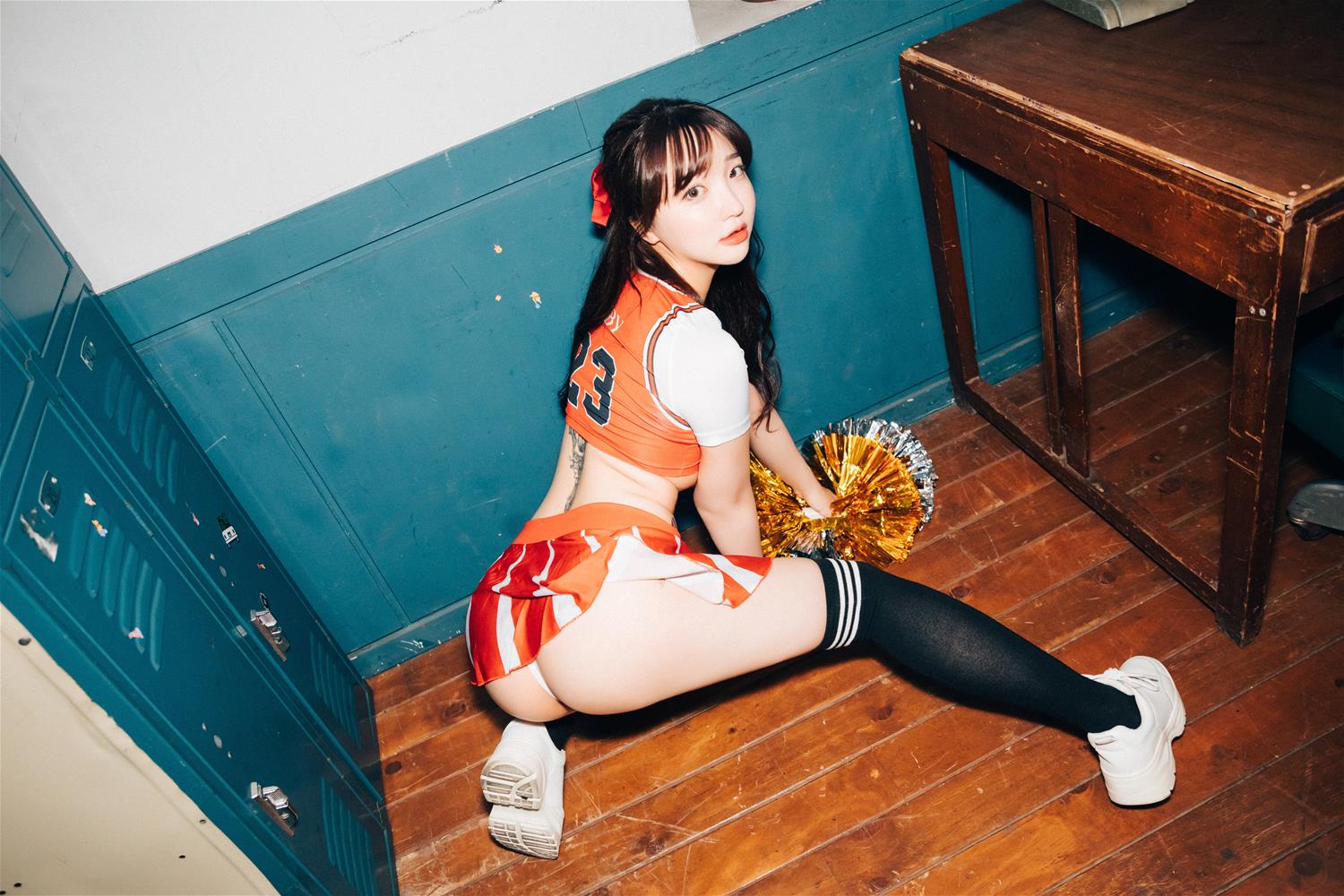 孫樂樂 Loozy CHEER UP [92P-1.79GB]