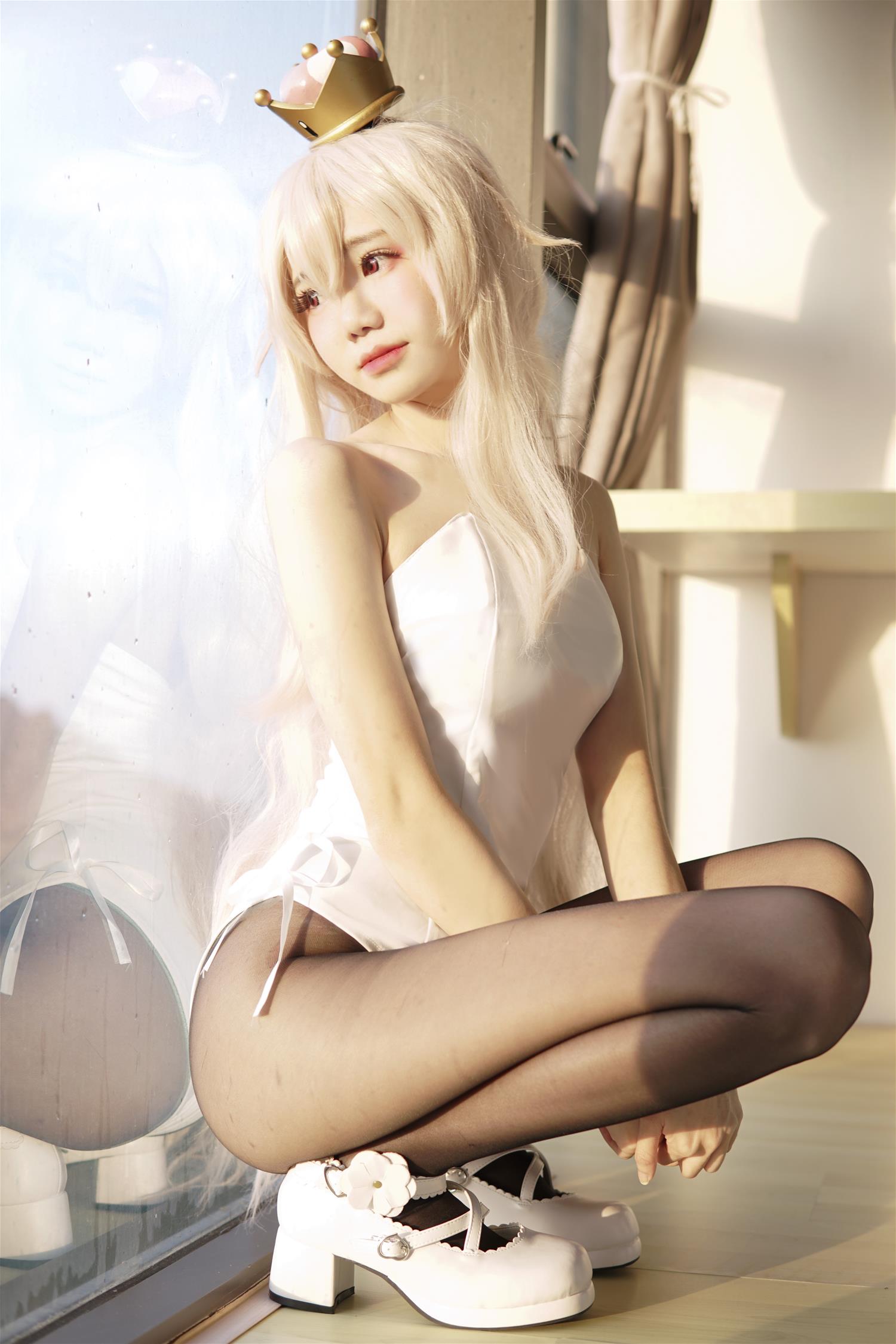 Sally Dorasnow Super Crown Boo [18P-84MB]