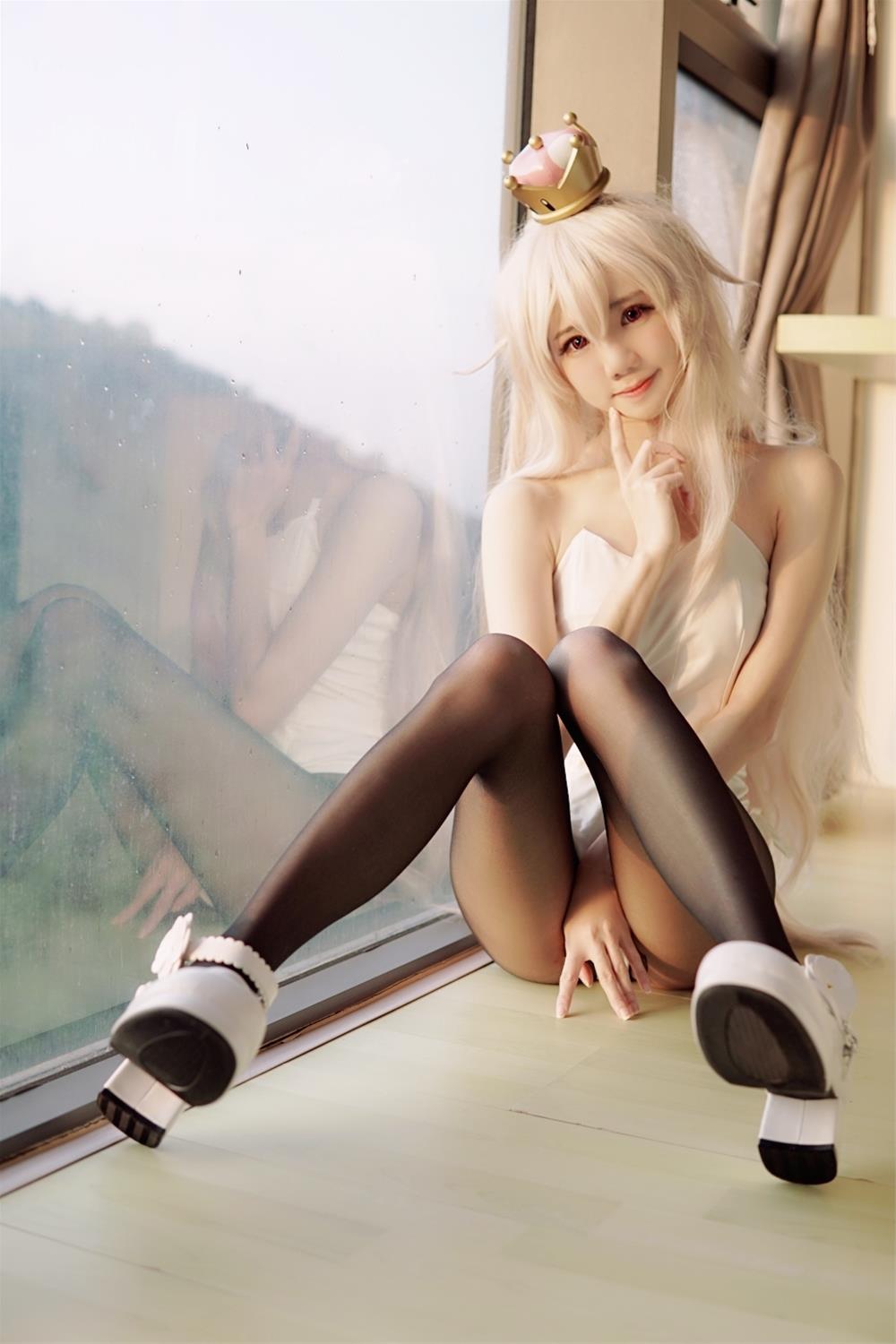 Sally Dorasnow Super Crown Boo [18P-84MB]