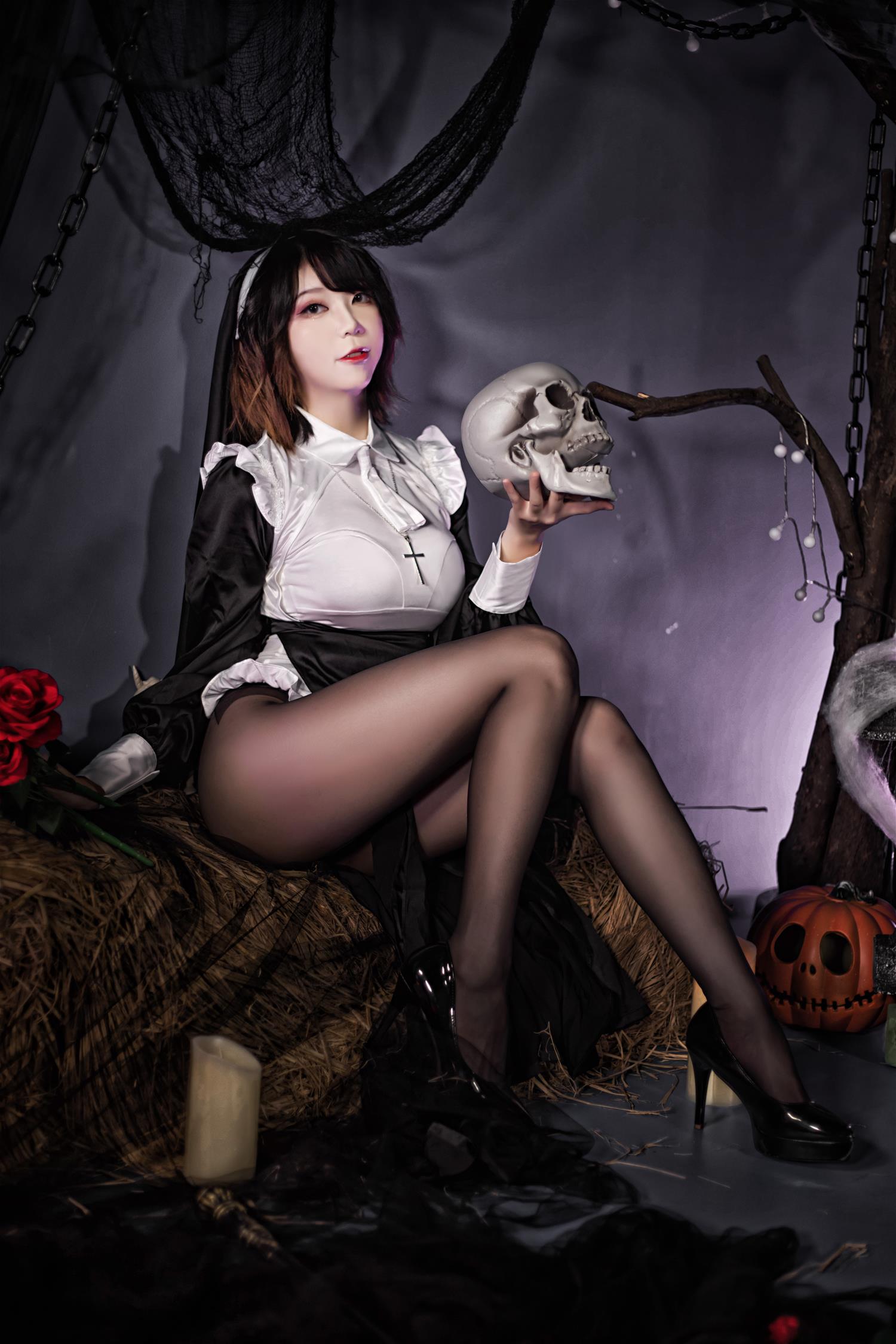 Leah梓未 堕落修女 [30P-354MB]