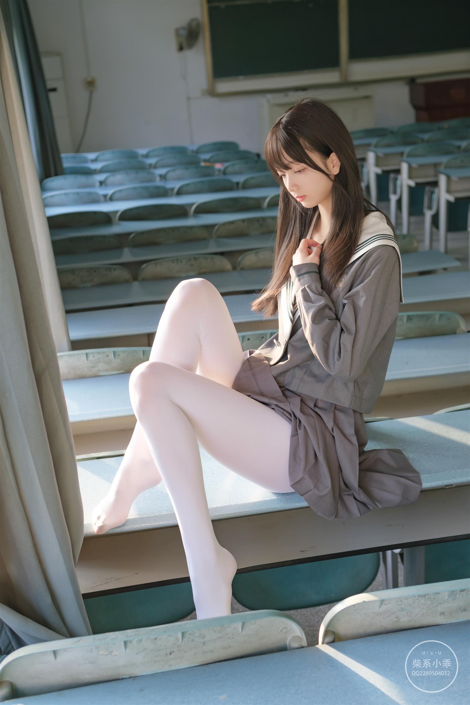 稚乖画册 夜夜 教室 [63P1V-595MB]