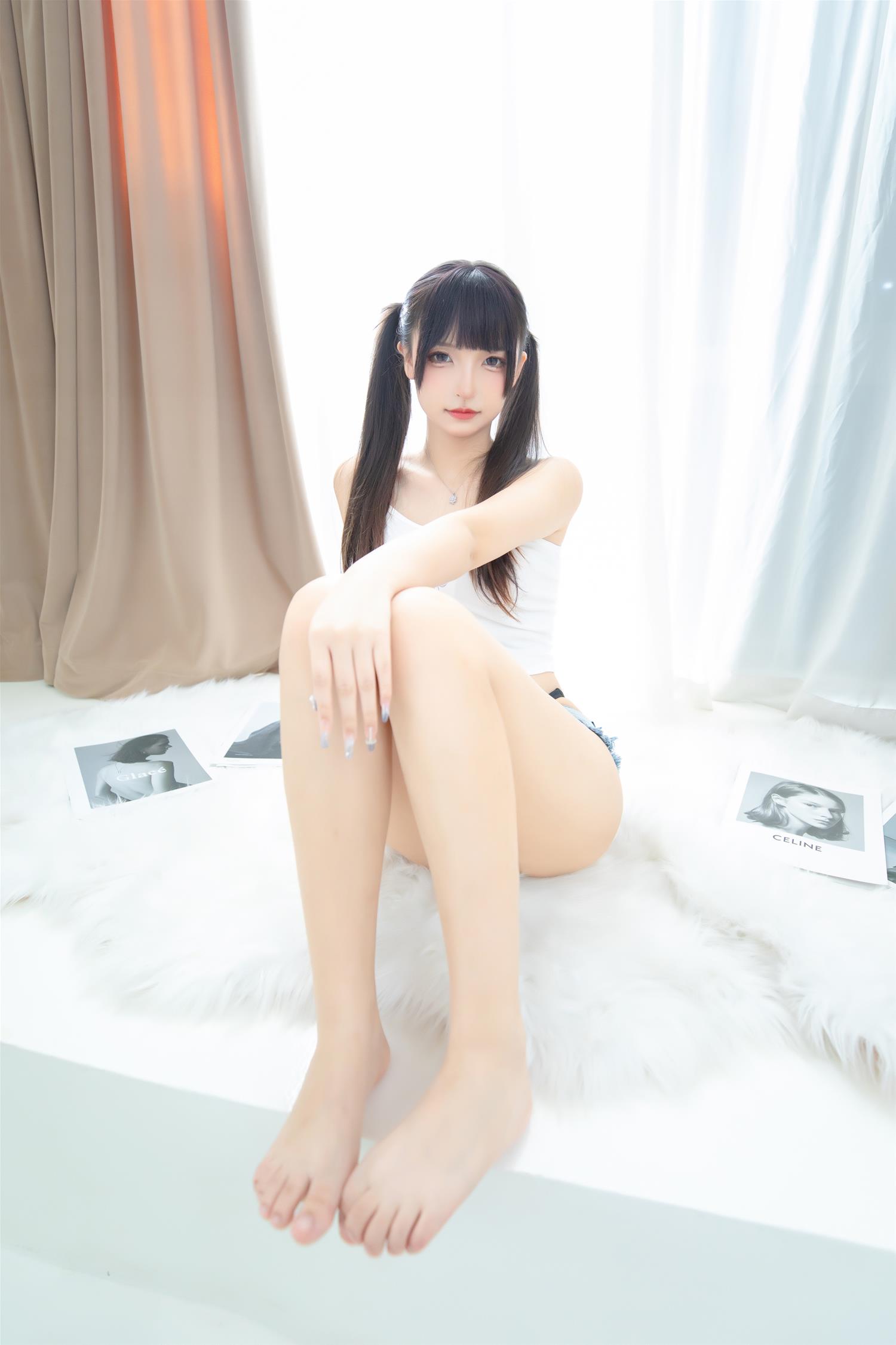 神楽坂真冬 VOL.106 牛仔兔兔 [75P-152MB]