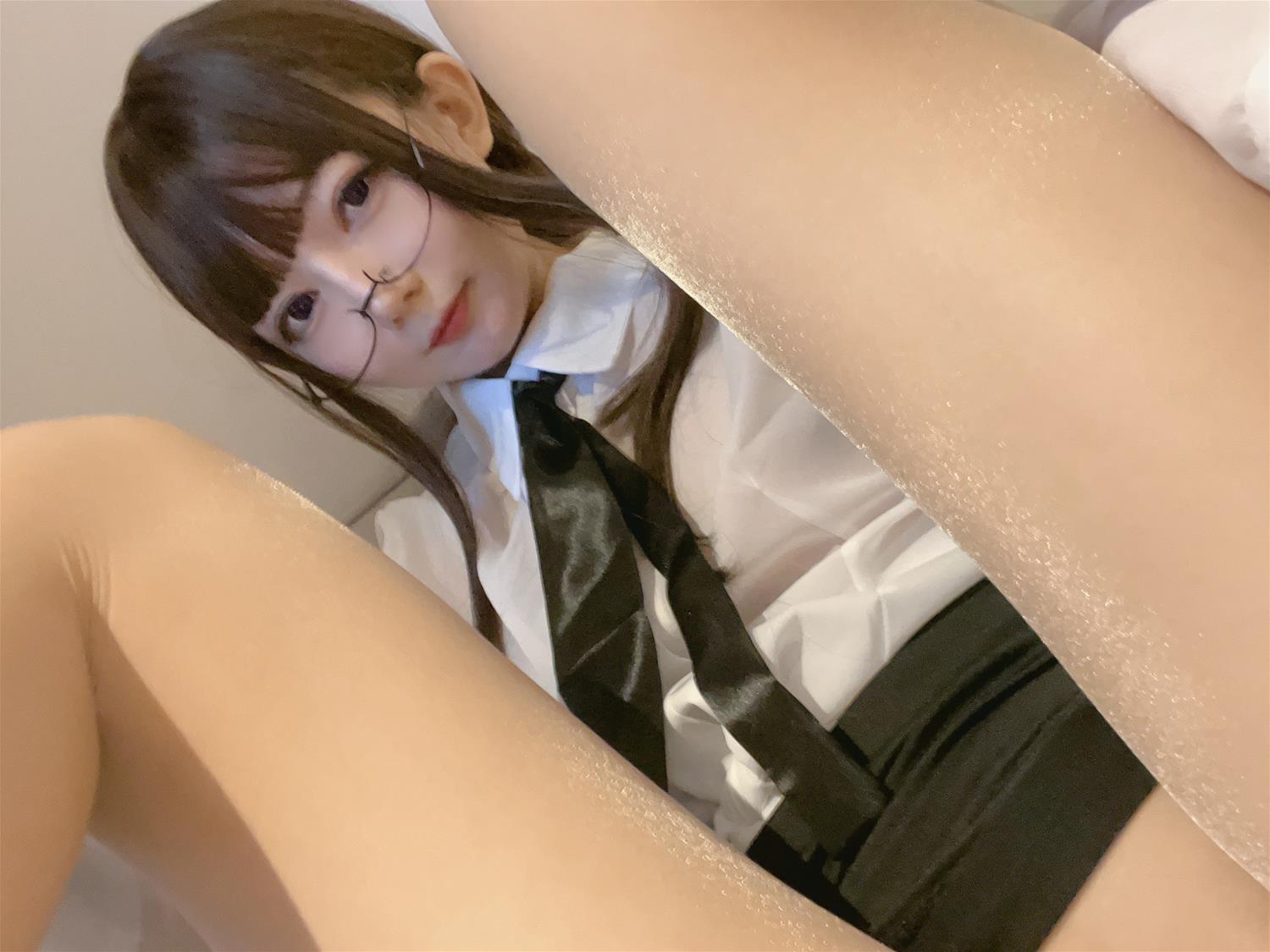 51酱 真空无内肉丝 [52P7V-421MB]