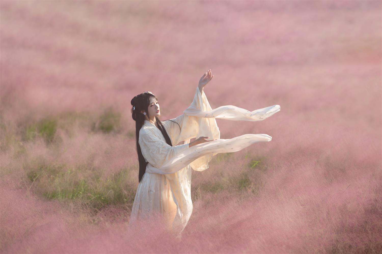 兔子zzz 秋风动情 [27P-272MB]