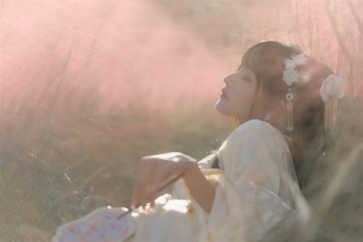 兔子zzz 秋风动情 [27P-272MB]