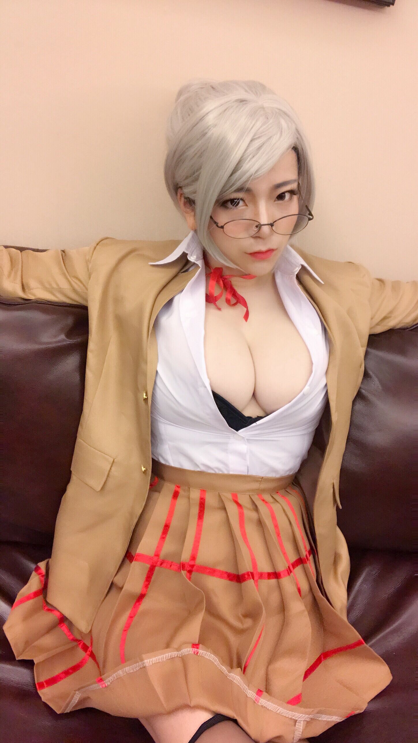 奶兔biubiu 监狱学园 [80P4V-159MB]